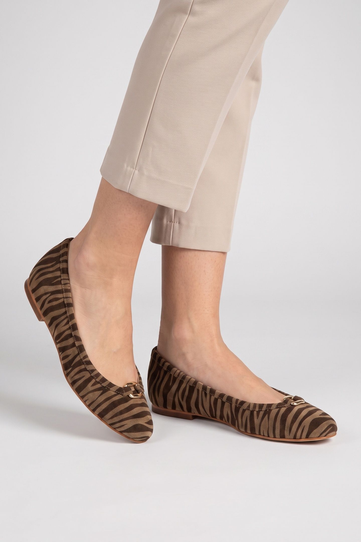 DOLLIE OLOID ROUND TOE ZEBRA 3