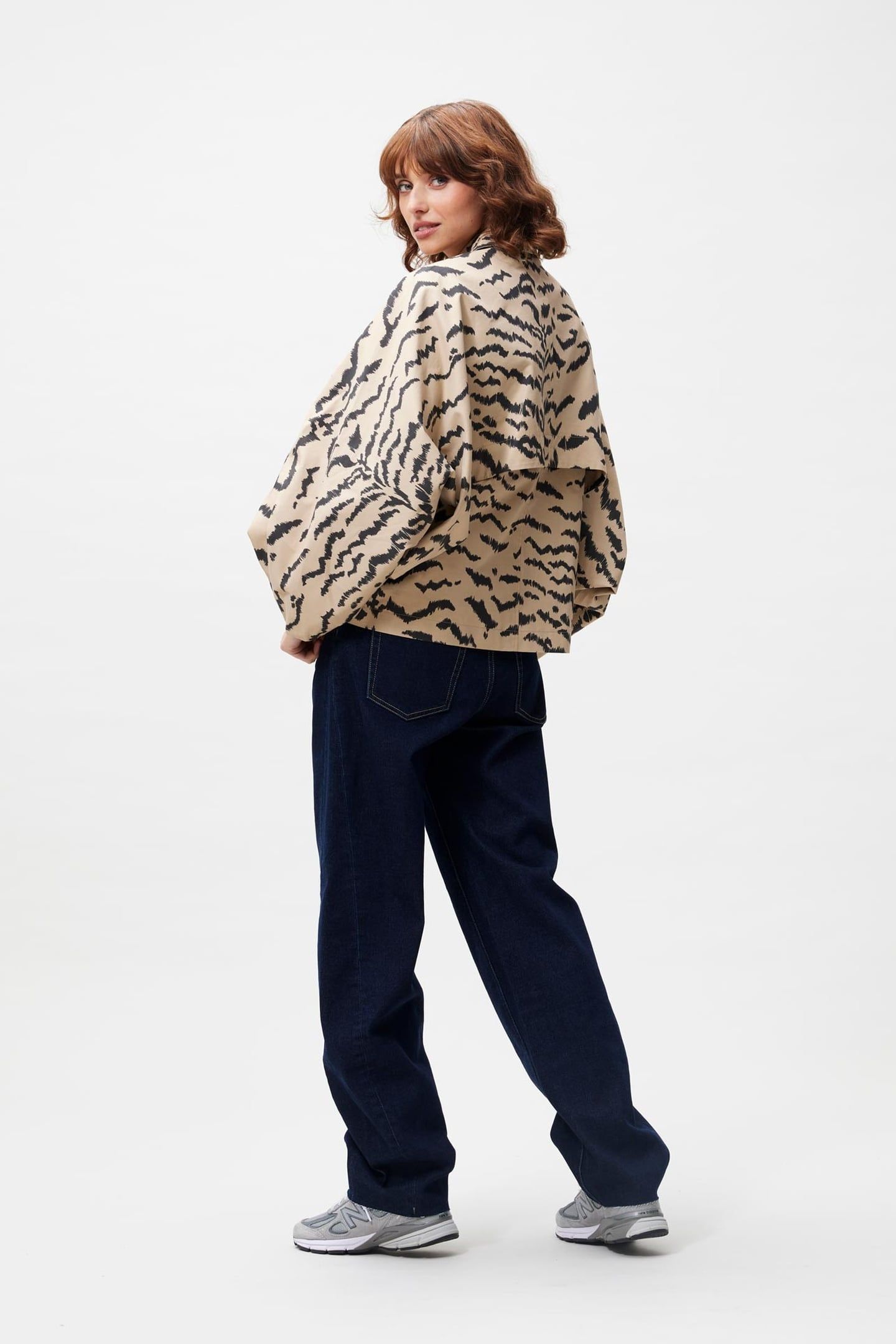 TIGER CAPE JACKET INCENSE 3