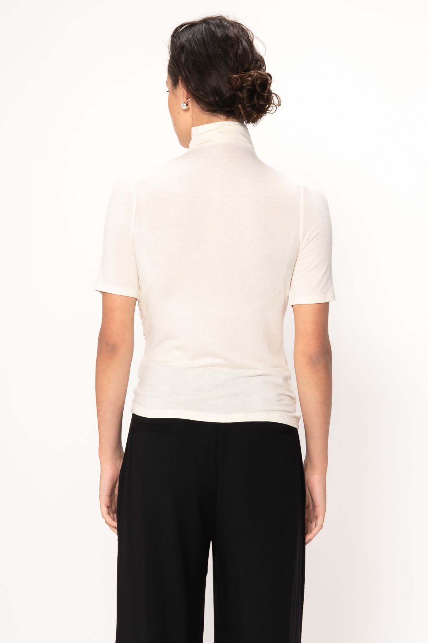 LYNN TOP COCONUT MILK 2