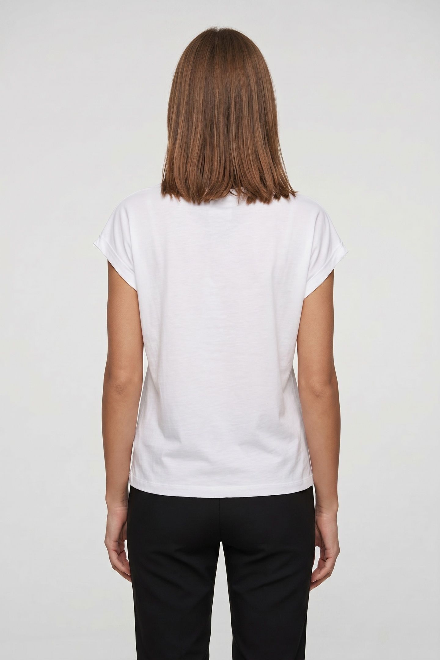 SLUB V-NECK T-SHIRT WHITE 2