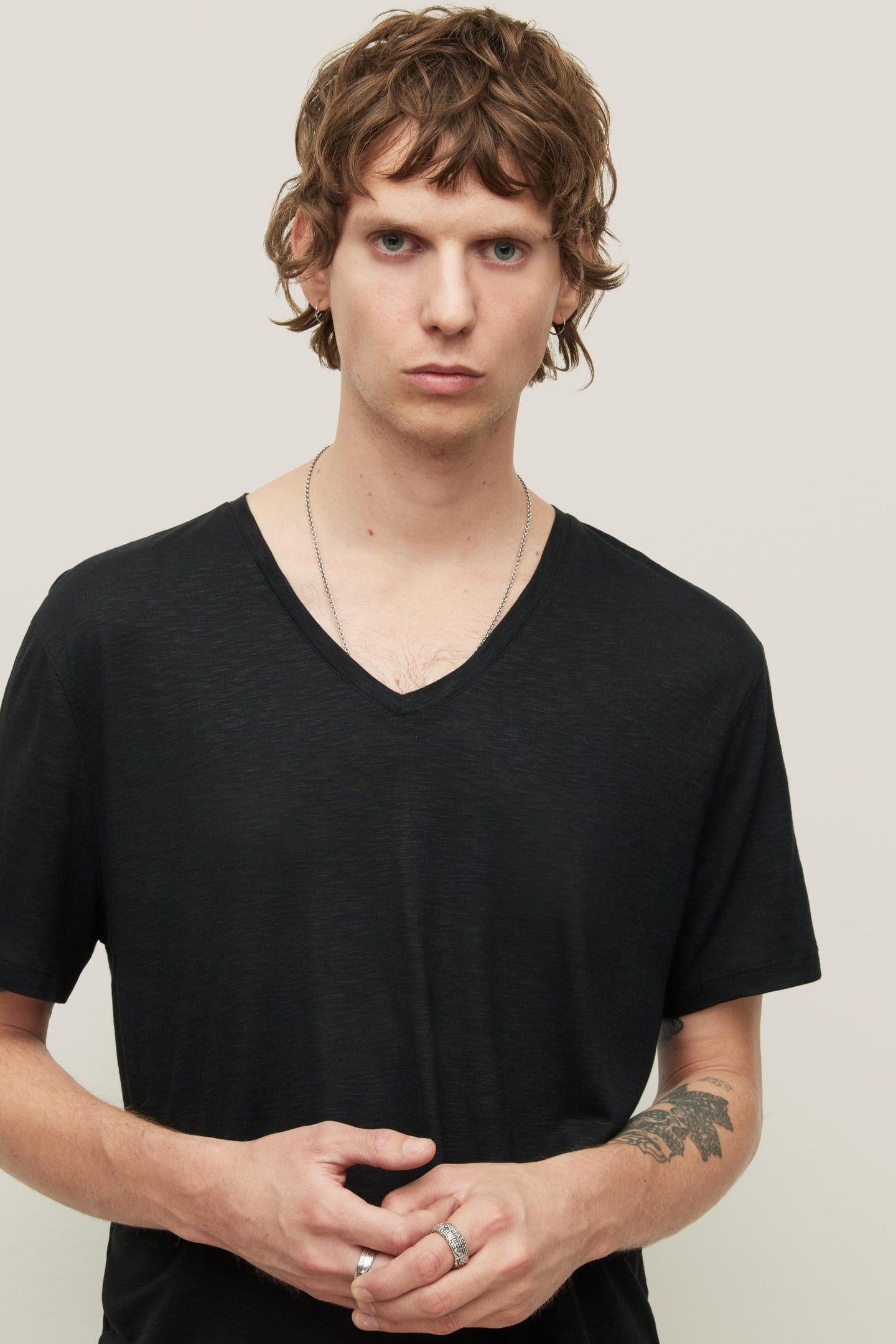 ASTOR REGULAR FIT SS V-N BLACK 2