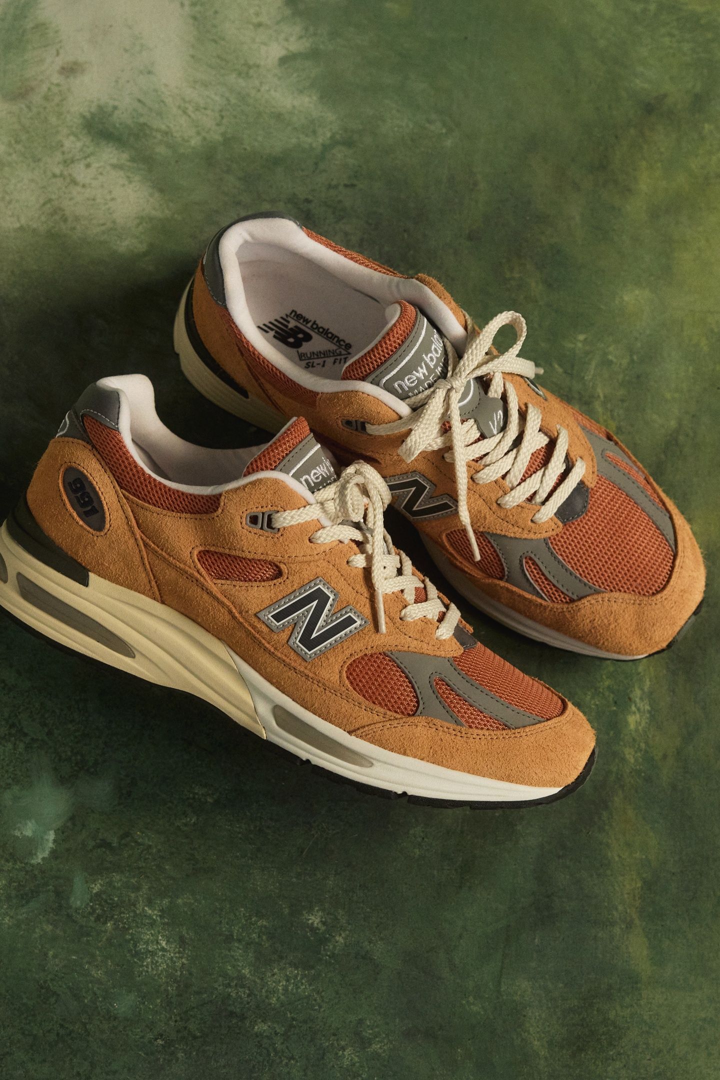 UNISEX MADE IN UK 991V2 GROUNDED PAST GOLD EARTH 1