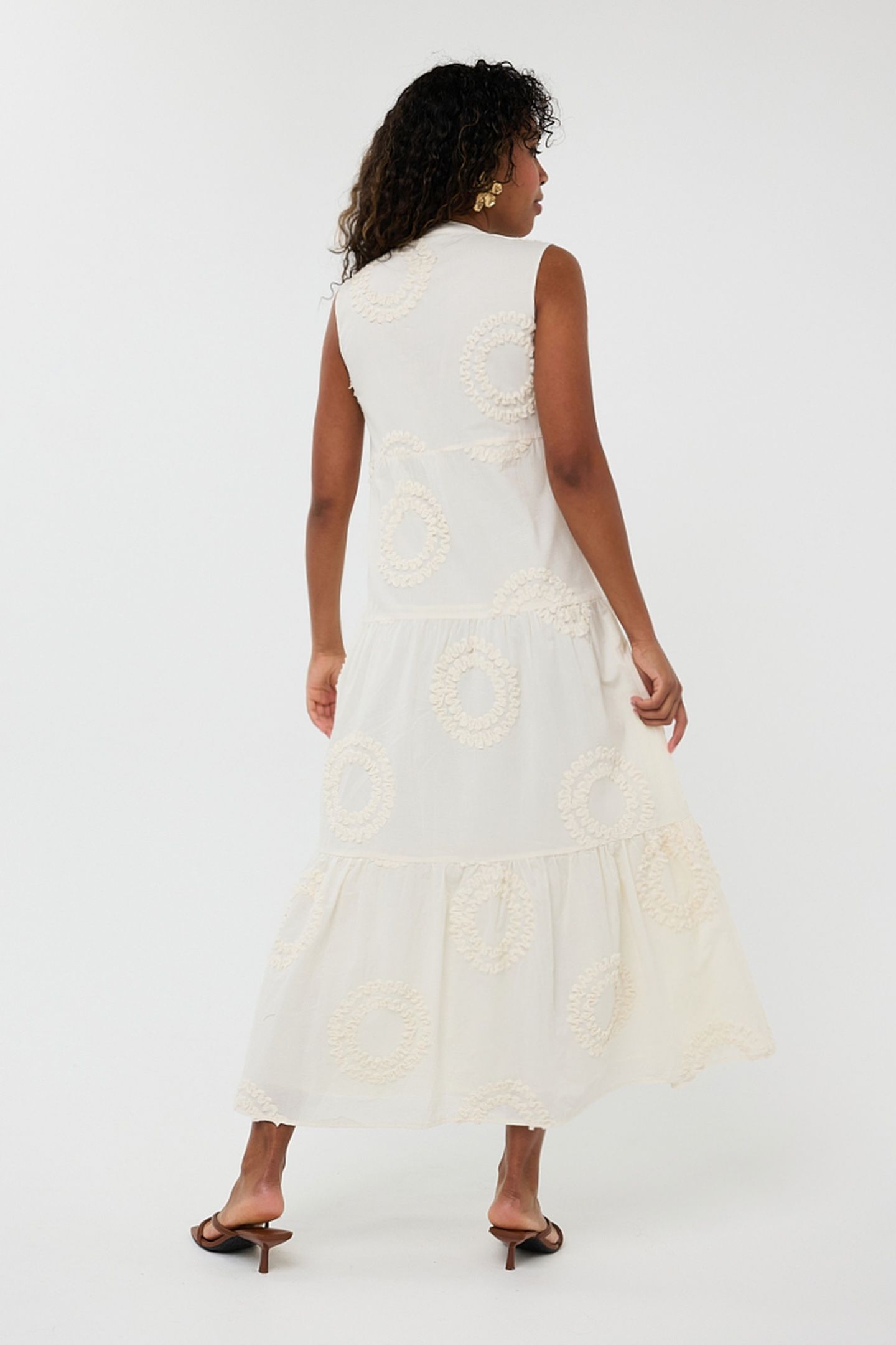 DRESS SLV/LSS 3D CIRCLED EMBROIDERY LIGHT SAND 3