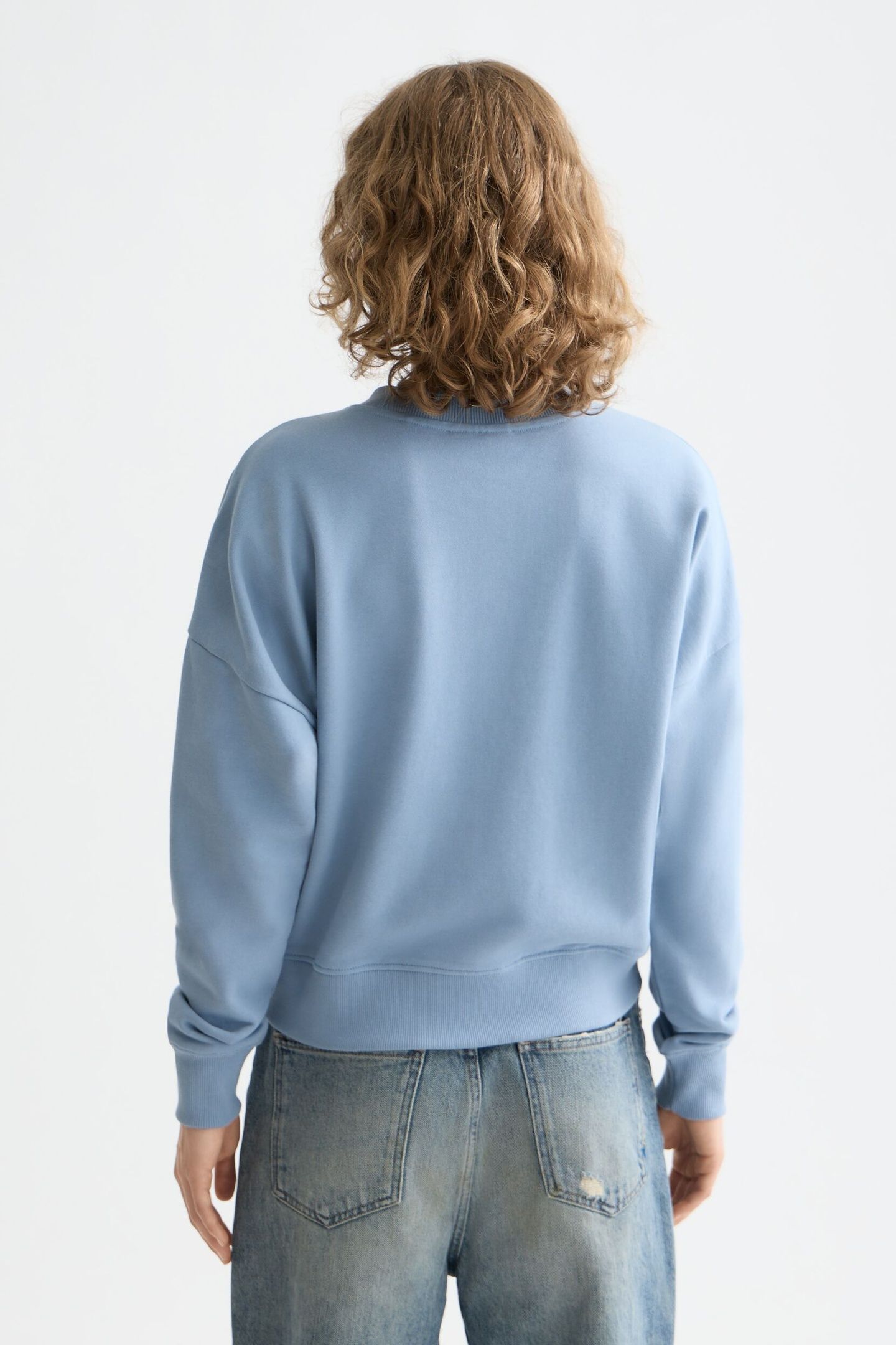CHEST ARTWORK RELAXED SWEATSHIRT FADED DENIM 3