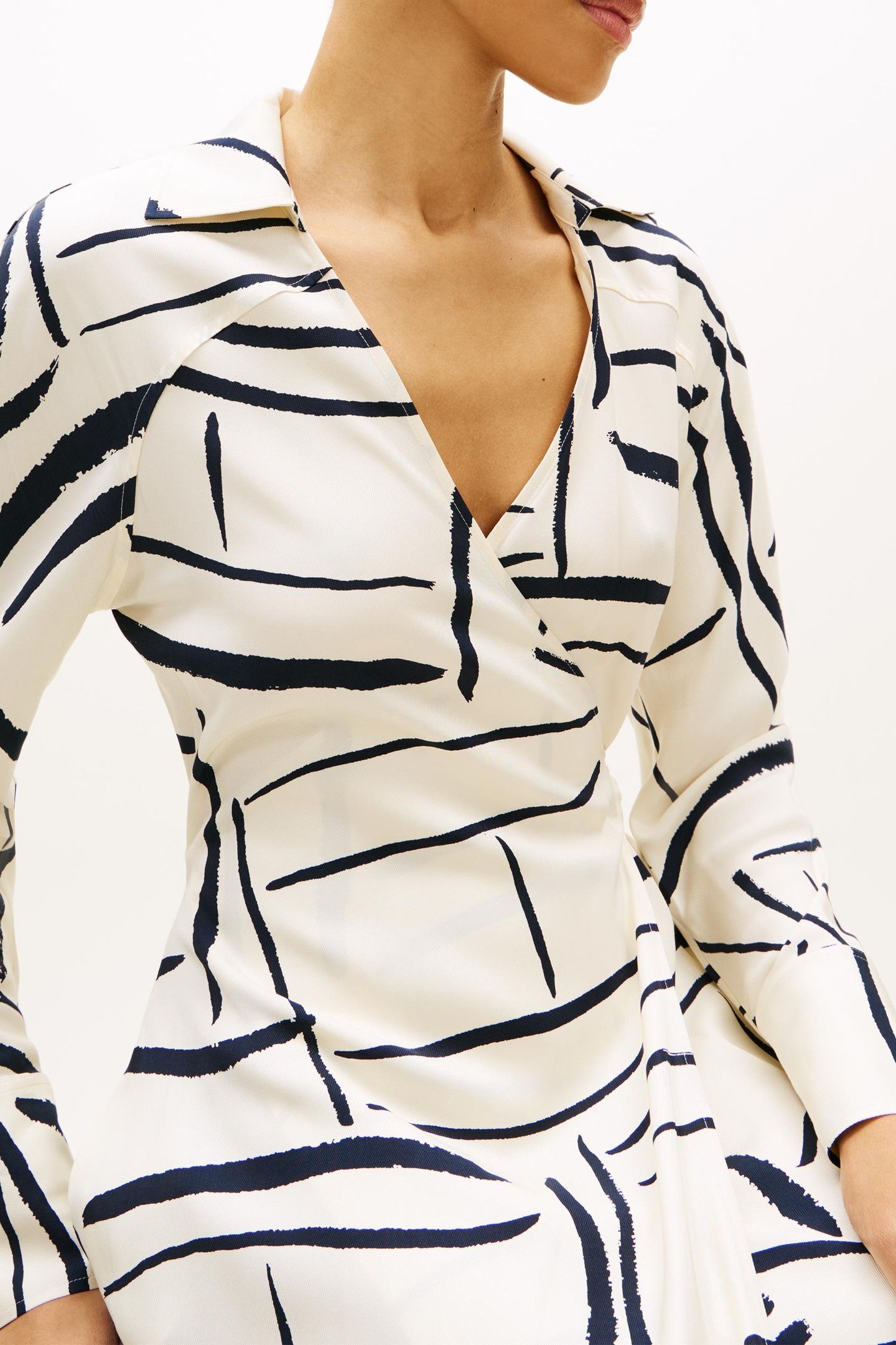VIS TWILL MIDI V-NECK FLAG FEATHERS CALICO 5