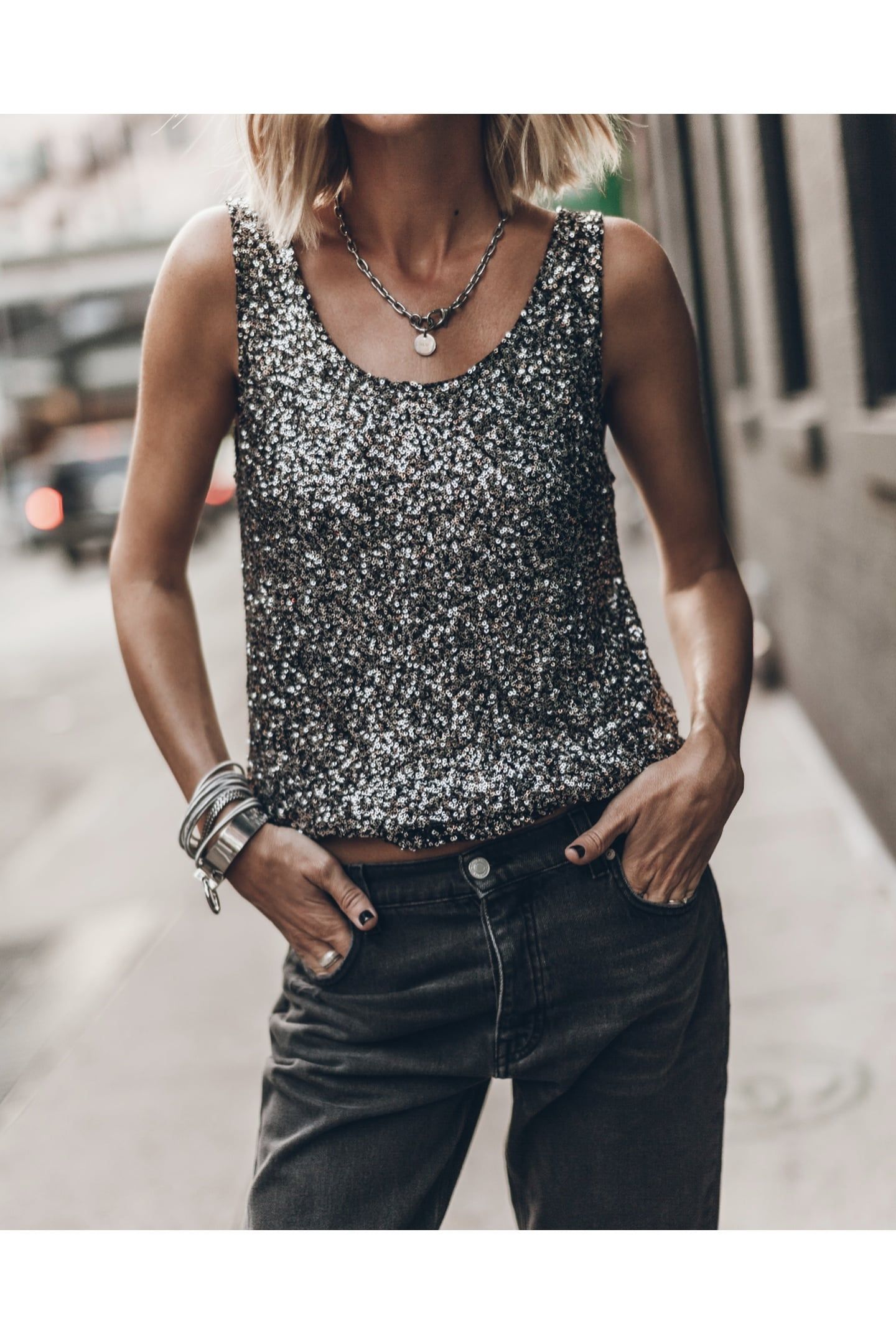 THE DARK SEQUIN BASE TANK TOP 1