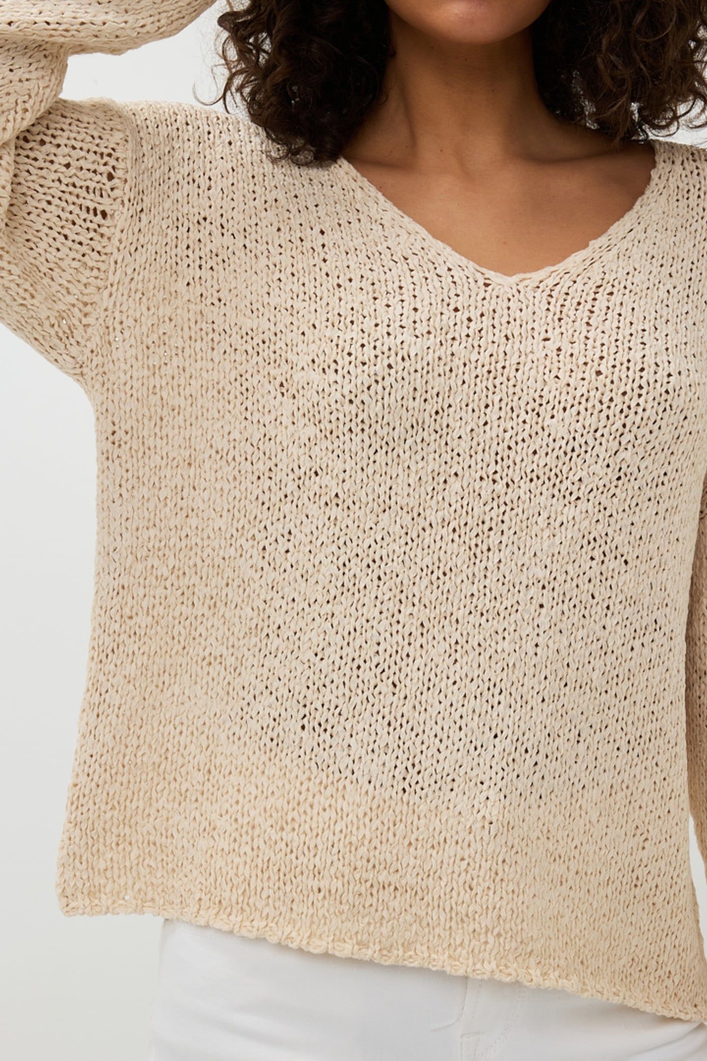 SWEATER V-NECK TAPE YARN SAND 7