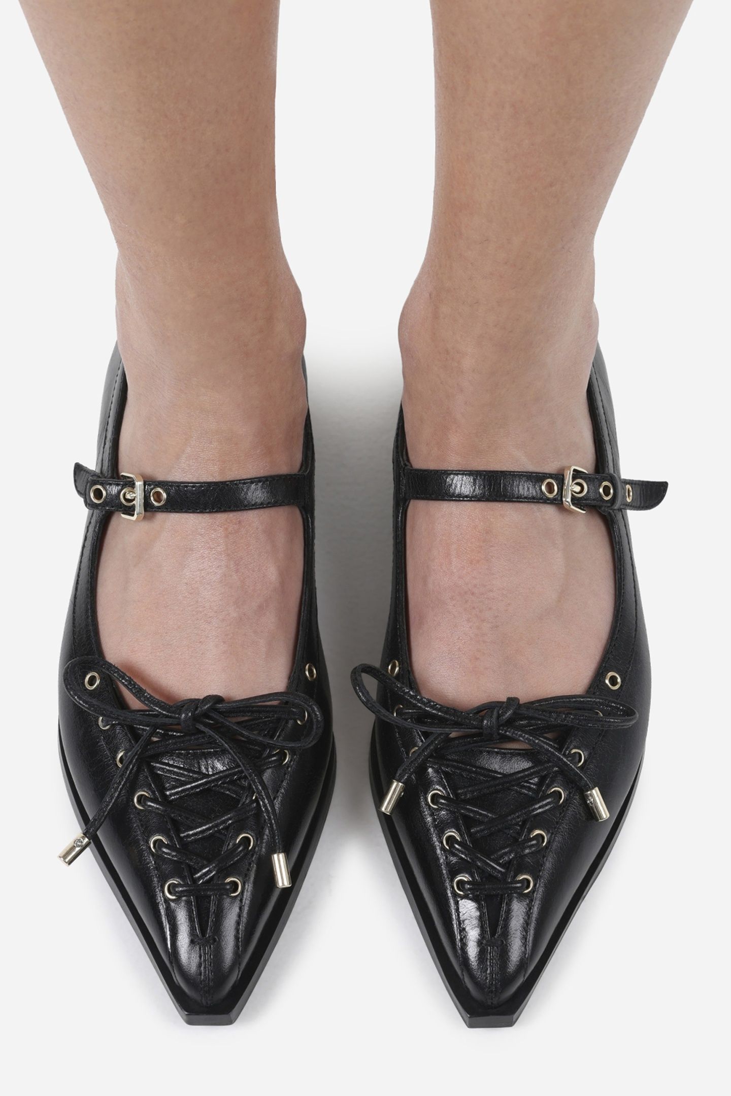 LAUR-YNN LOW SHOE BLACK 5