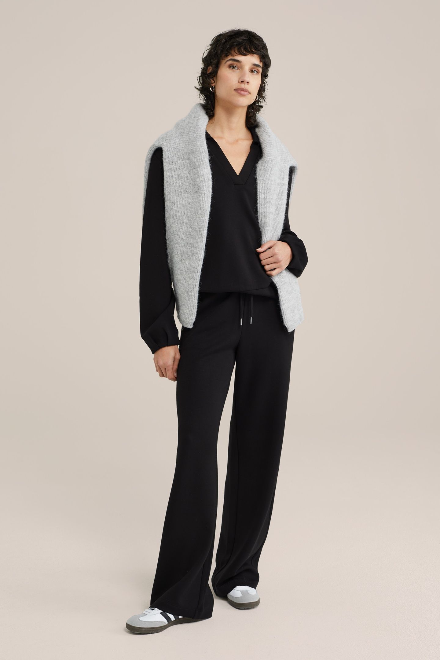 SWEATER BLACK 2