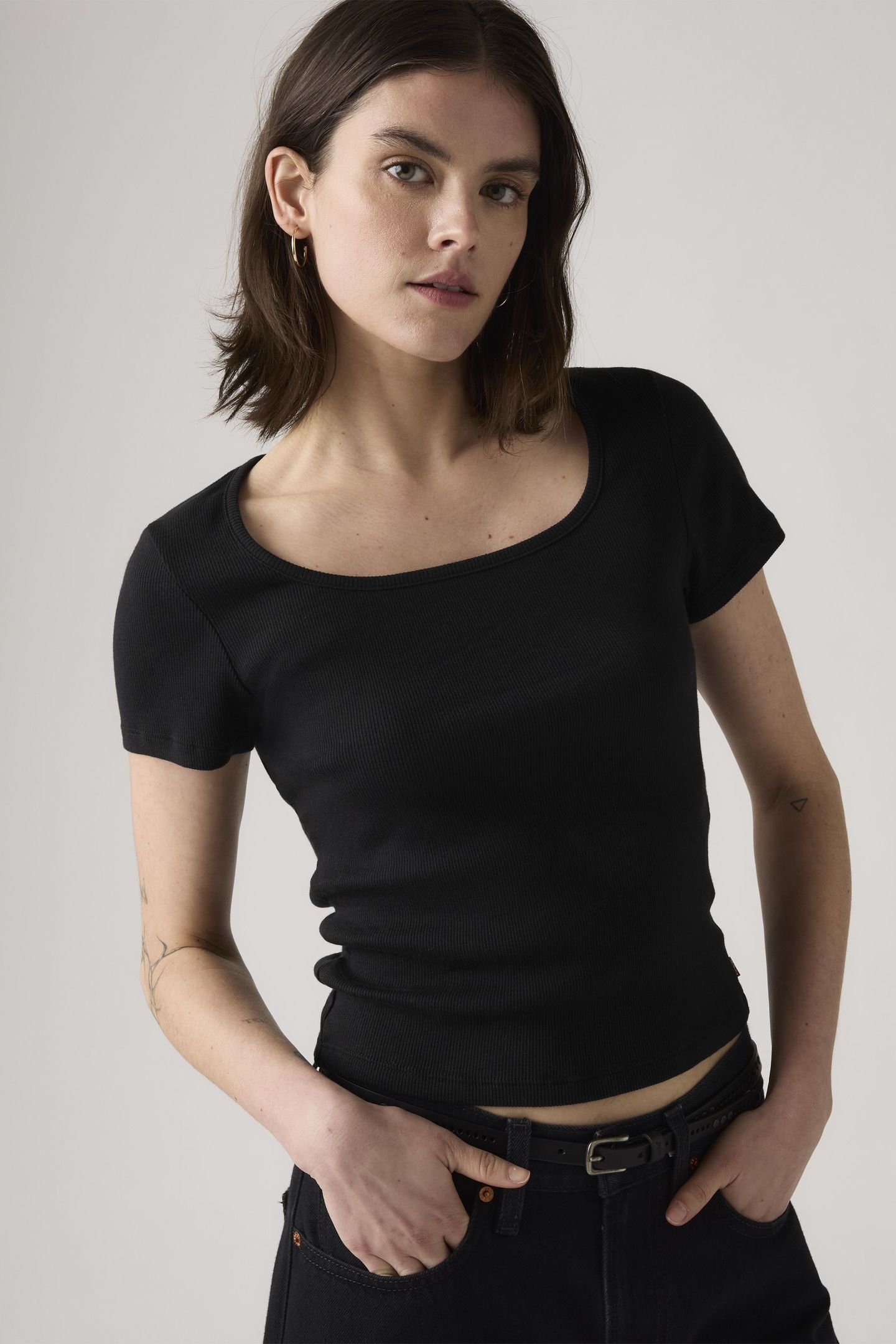 ESSENTIAL SQUARE NECK TEE 5