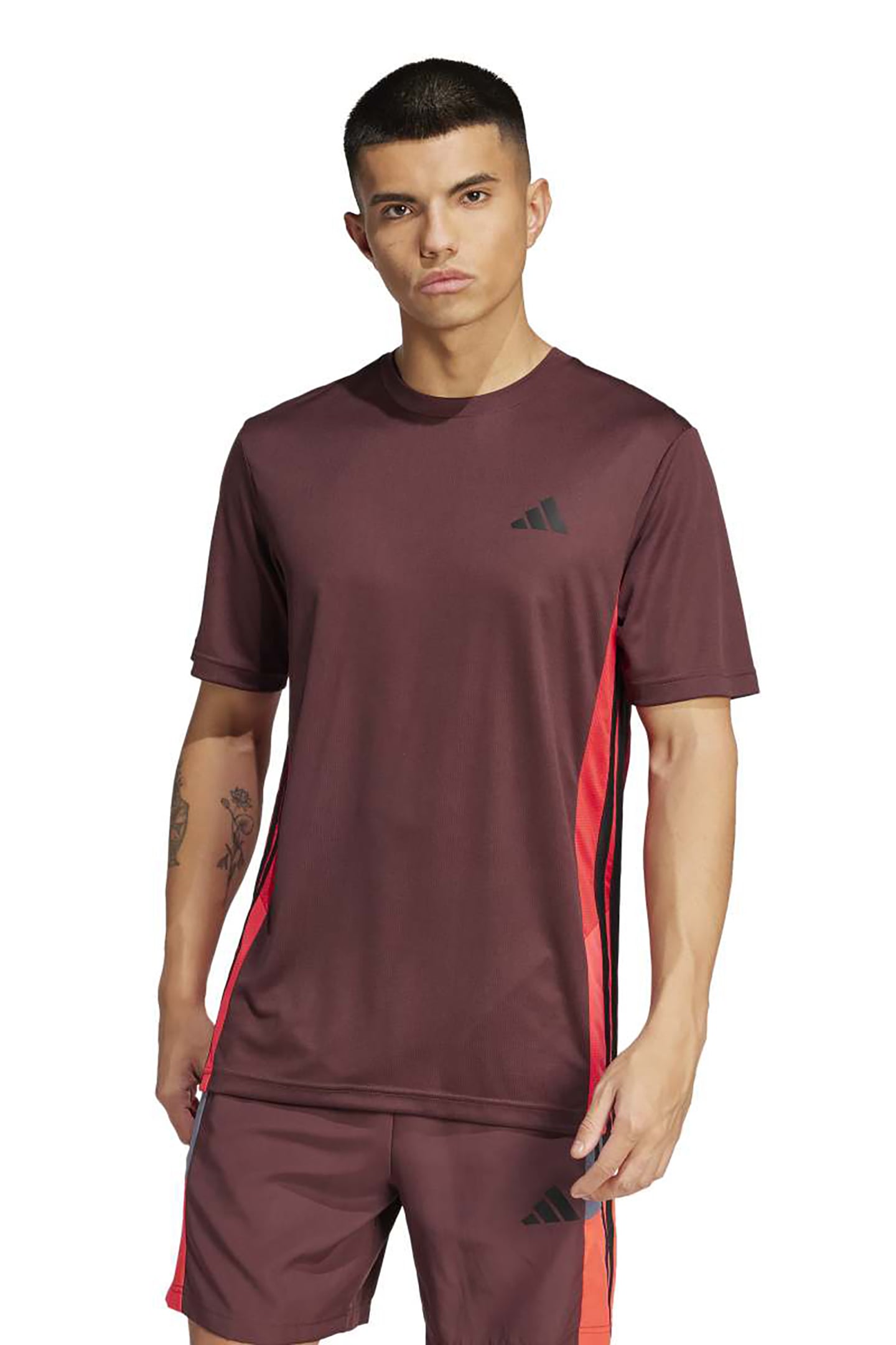 UNISEX PERFORMANCE TRAIN ESSENTIALS SEASONAL COLORBLOCK T-SH 1