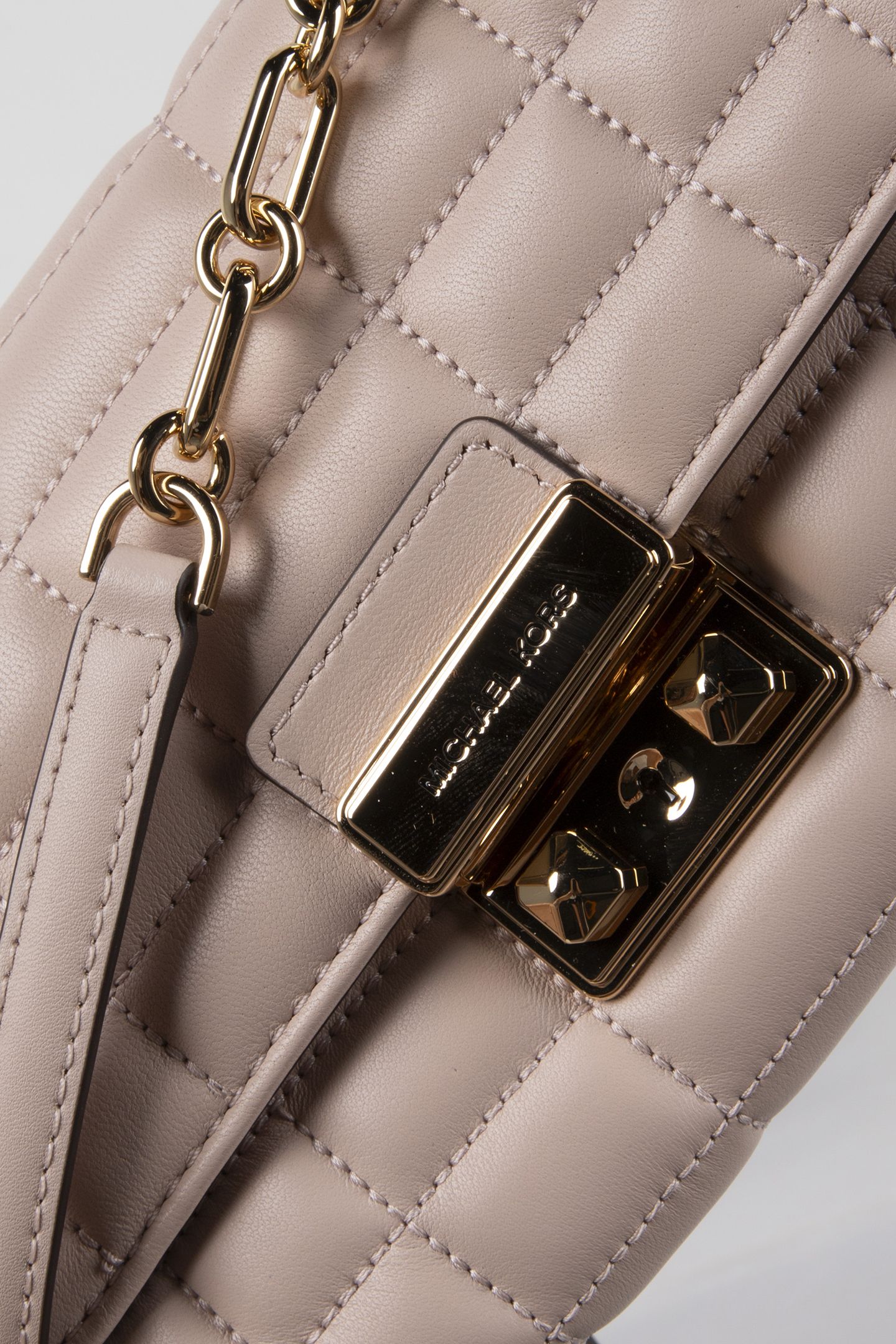 LARGE WLLT ON CHN CROSSBODY SOFT PINK 5