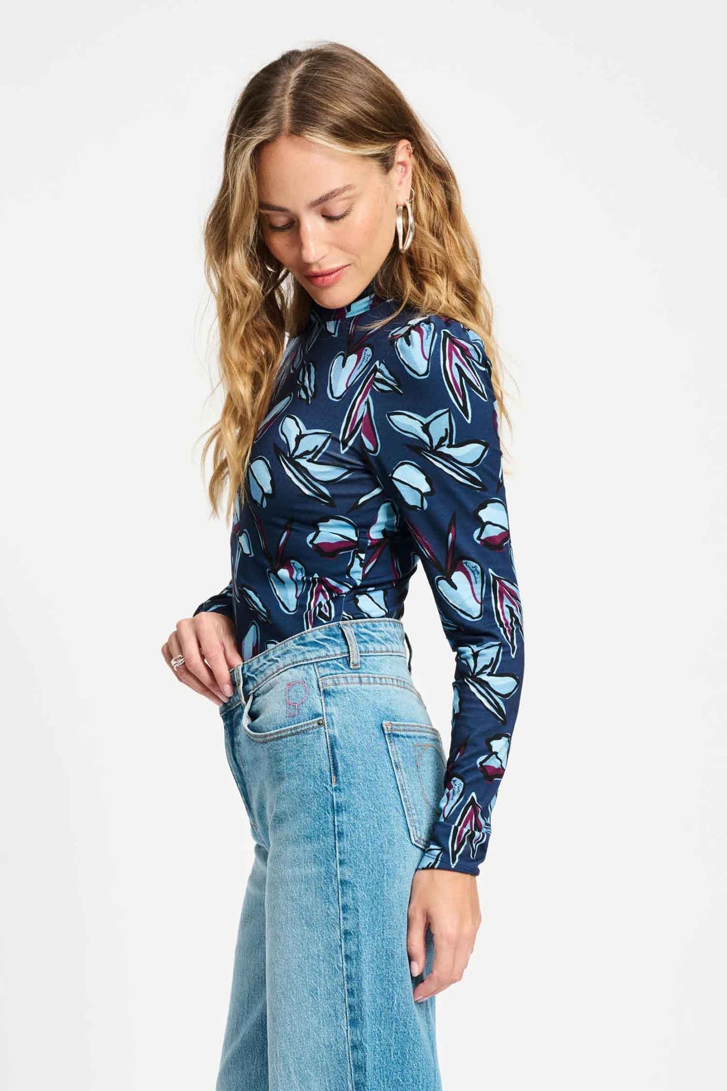 TURTLENECK - DASHING NIGHTS 1