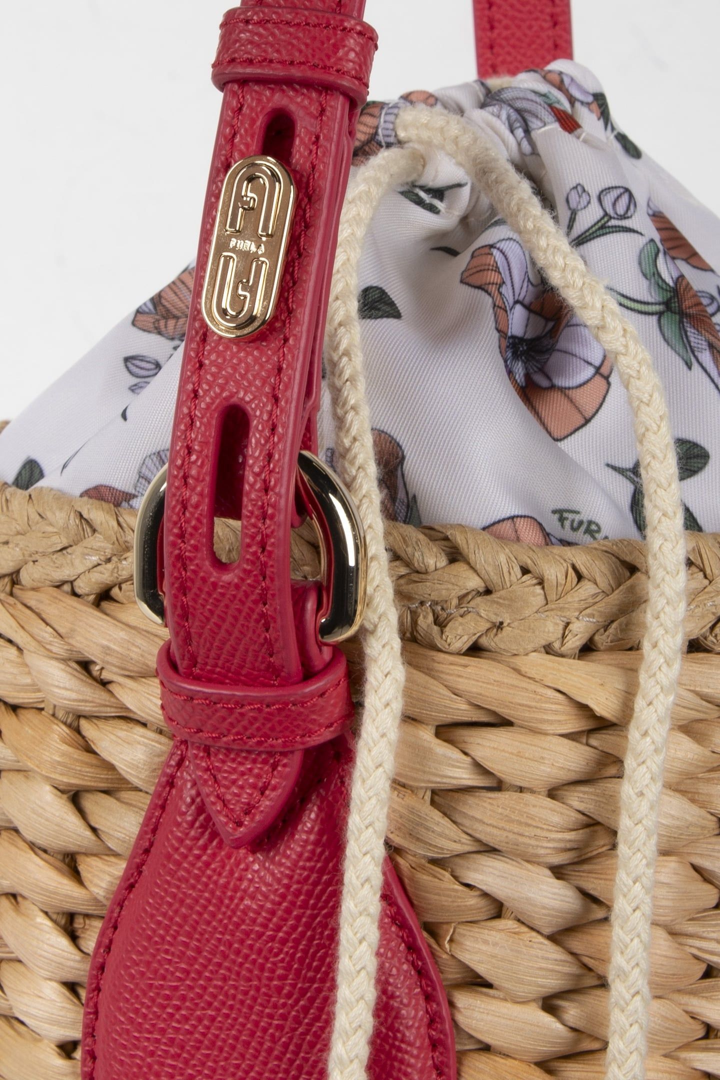 DANAE MINI ROUND BUCKET BAG FLAME RED 4