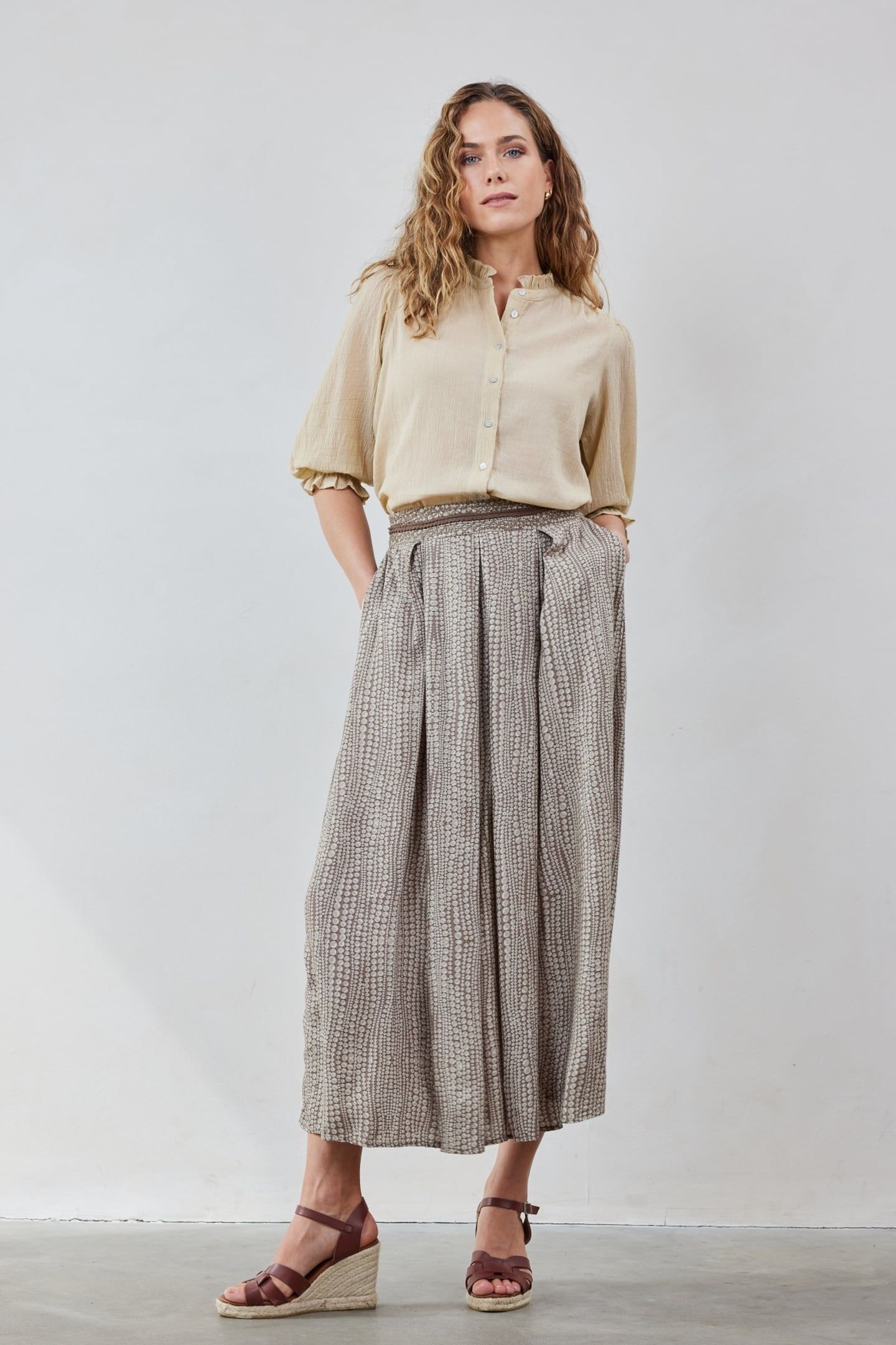 SKIRT GLOSS EMBRO SAND WITH JOY PRINT 2