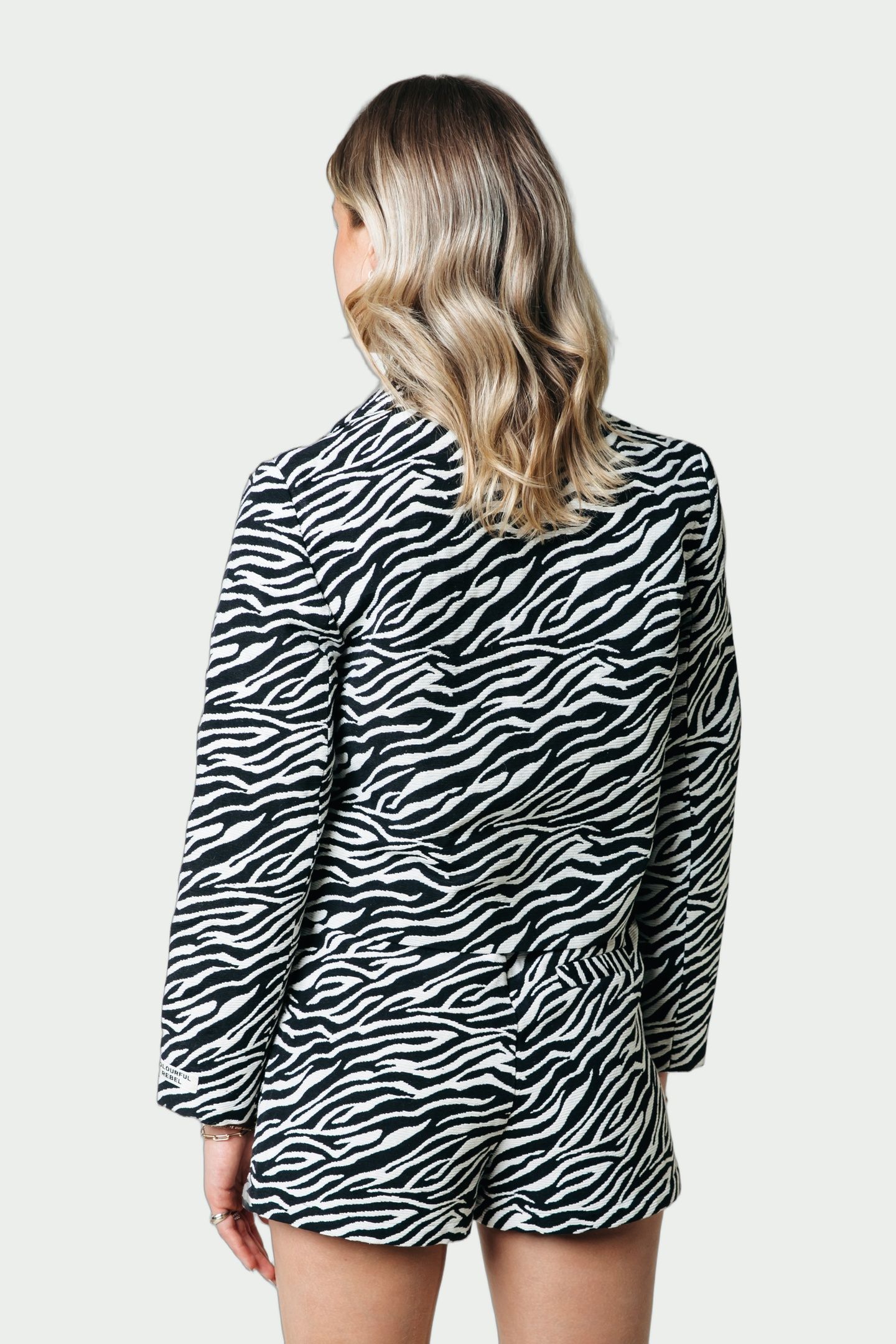 FLORENCE ZEBRA JACQUARD SHORT BLACK/WHITE 2