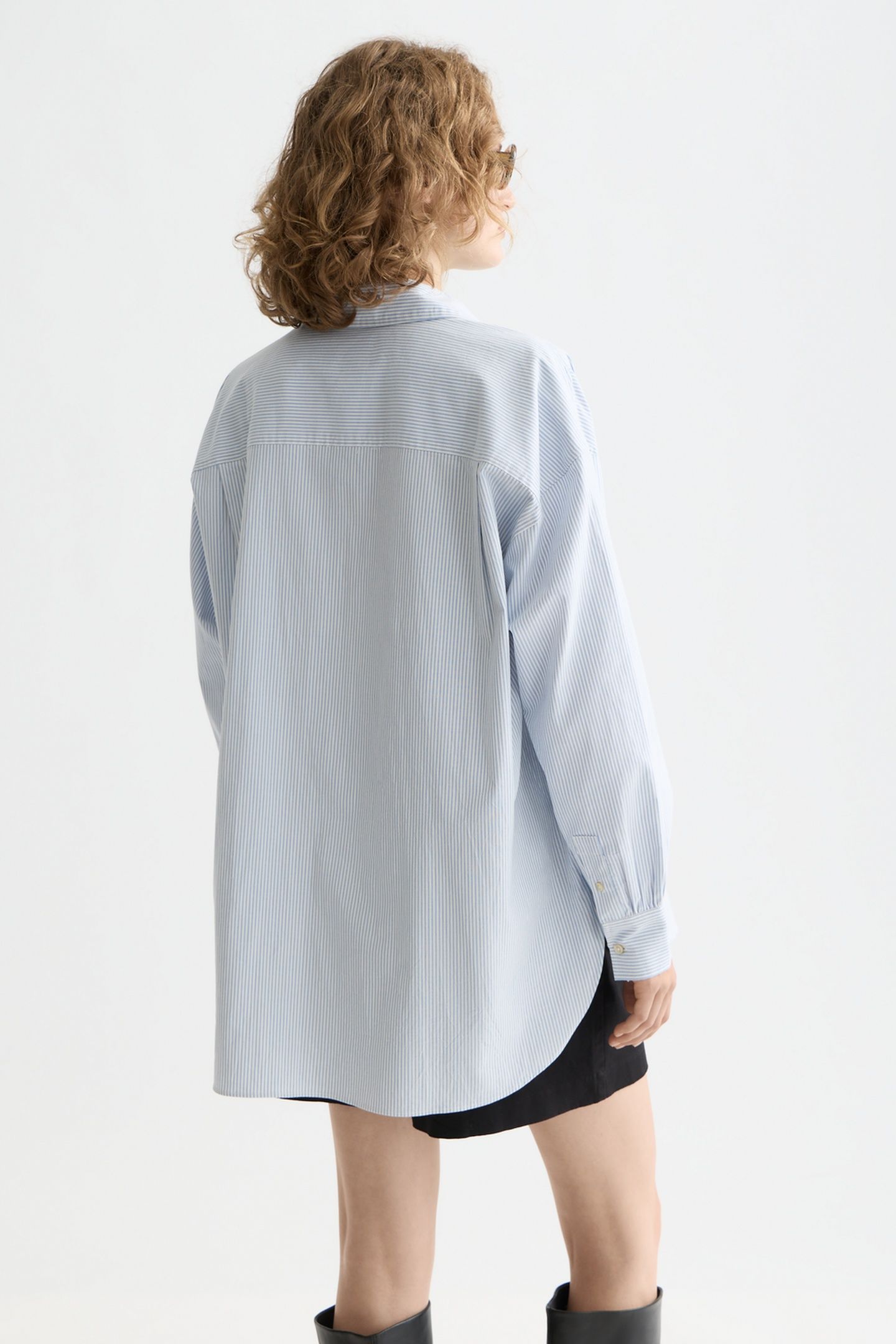 GIRLFRIEND OXFORD STRIPES SHIRT WHITE AND BLUE STRIPE 3