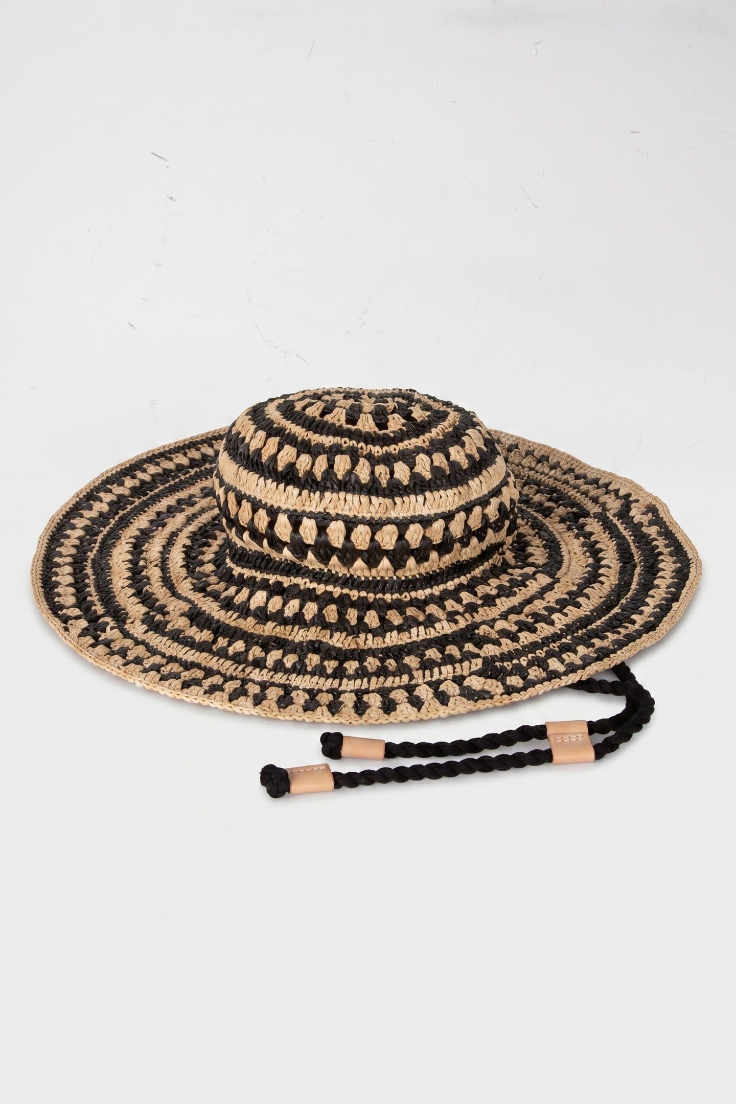 CHAPEAU HADELE NOIR 1