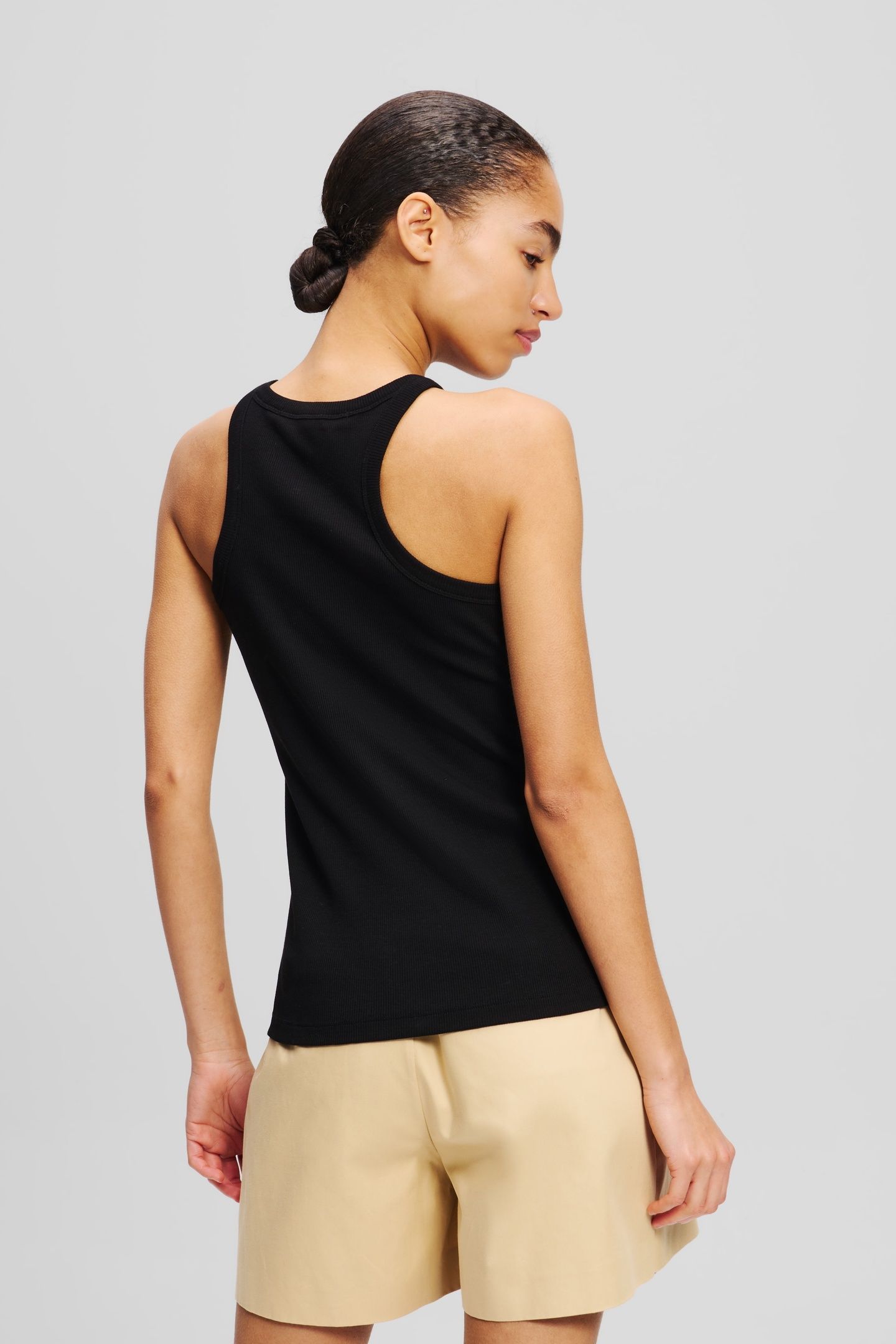 AUTOGRAPH TANK BLACK 5