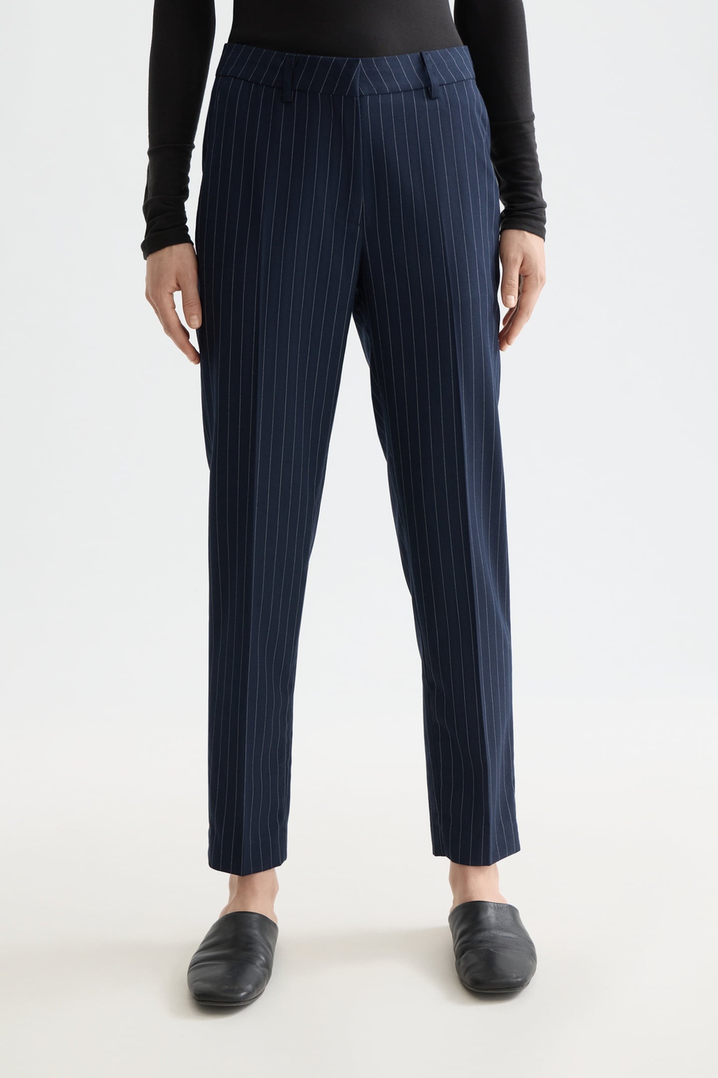 LOWRY PANT NIGHT BLUE PINSTRIPE 1