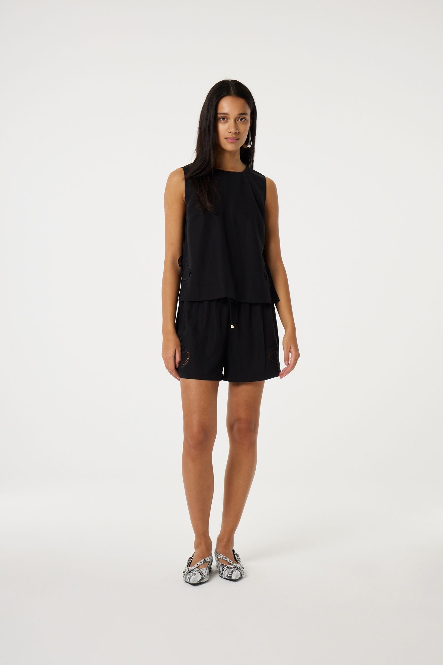 BOY SHORT BLACK 2