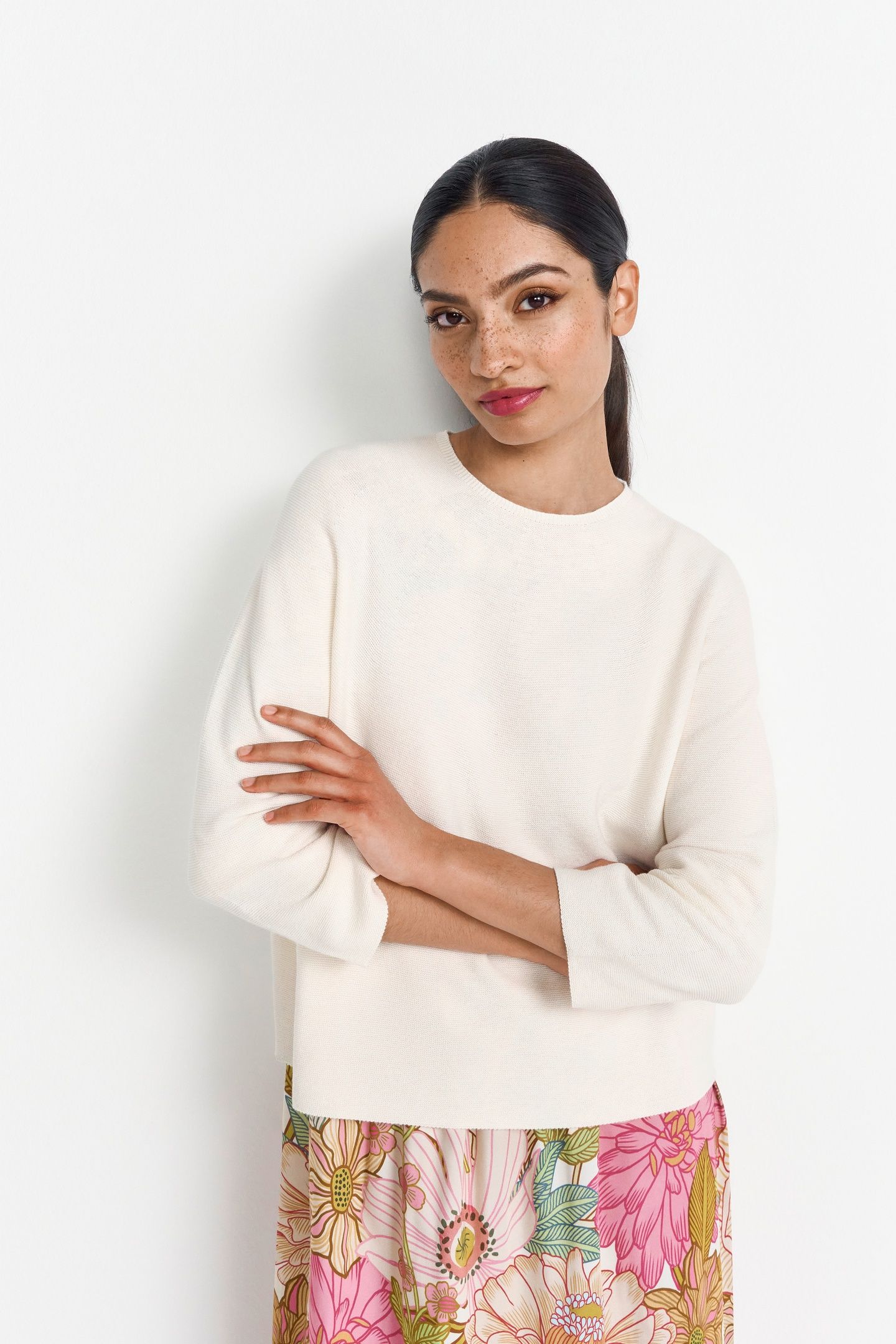 CREW-NECK SEAMLESS PEARL WHITE 2