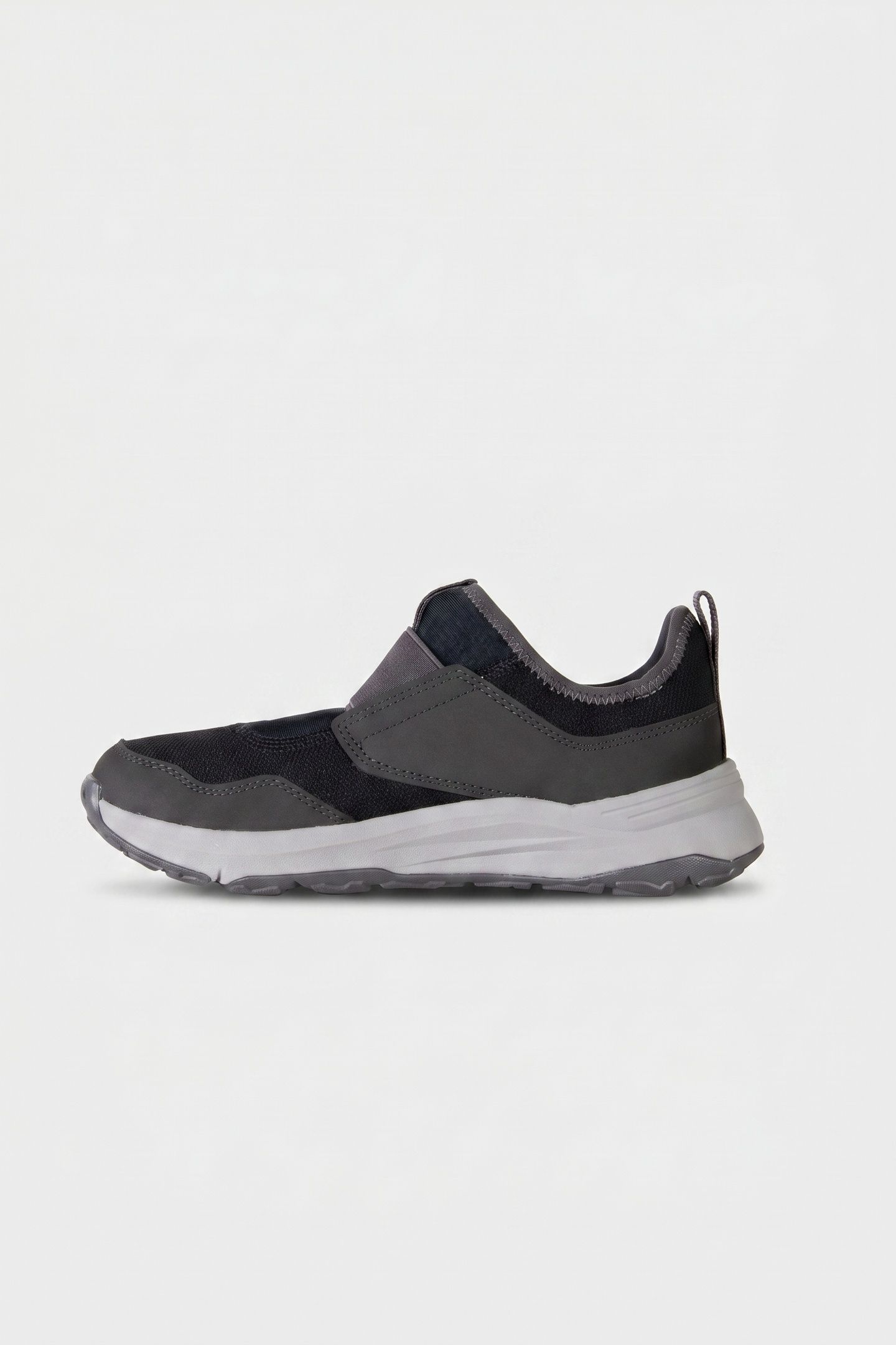 LOW SLIP ON SNEAKER BLACK 3