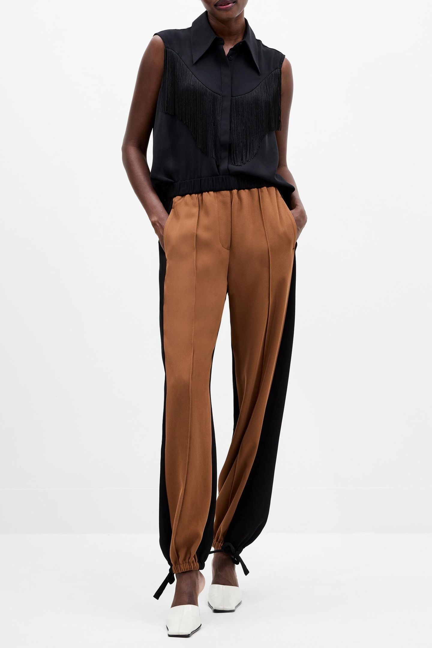 MILA SLVLSS FRINGED TOP BLACK 2