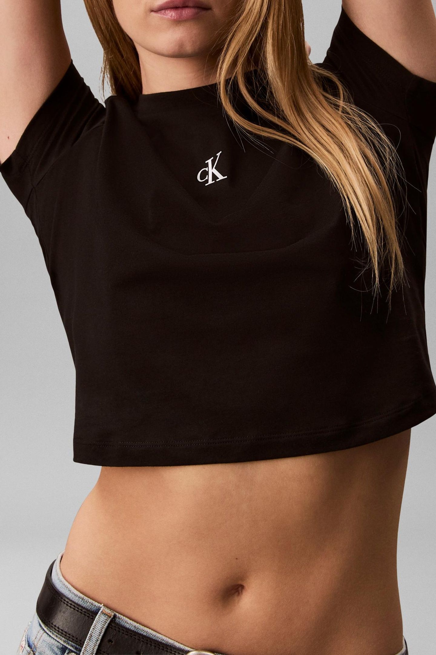 SS LOGO CROPPED TEE BLACK 5