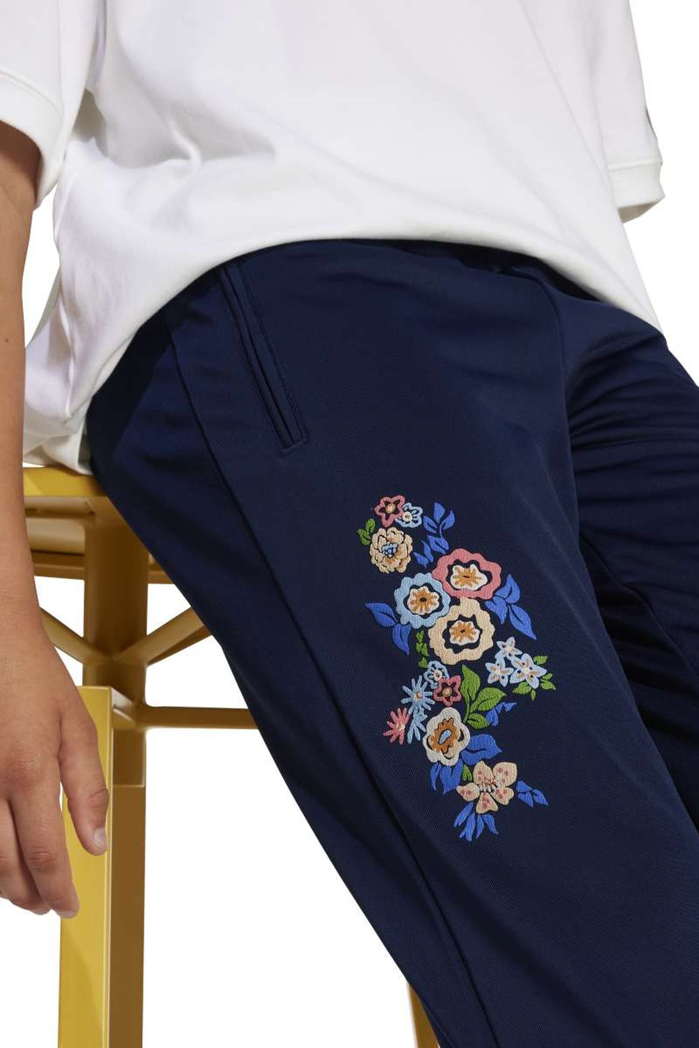 ORIGINALS ADIDAS ORIGINALS X LIBERTY LONDON FIREBIRD PANTS N 7
