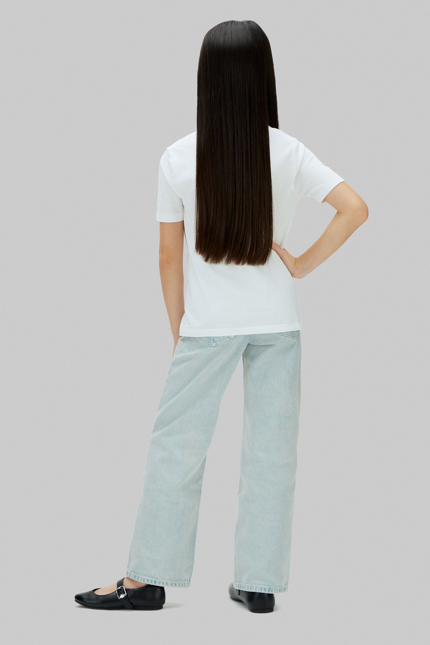 UNISEX CHEST LOGO SS T-SHIRT WHITE 4