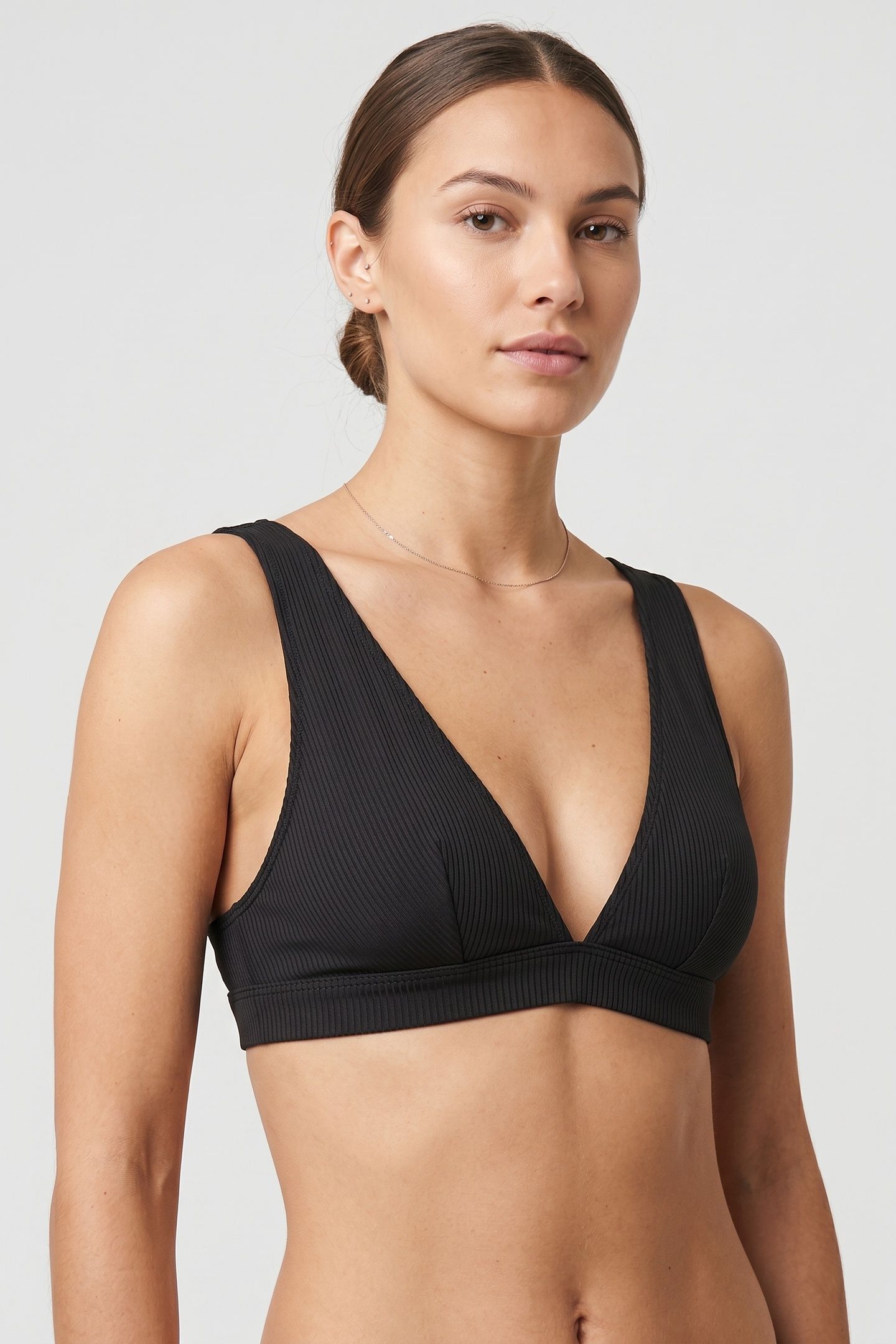 REMI TRIANGLE BLACK 1
