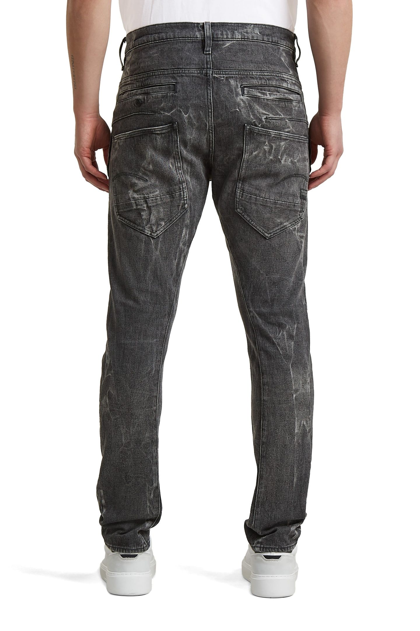 D-STAQ 3D SLIM WORN IN BLACK WATER CAUSTICS 4