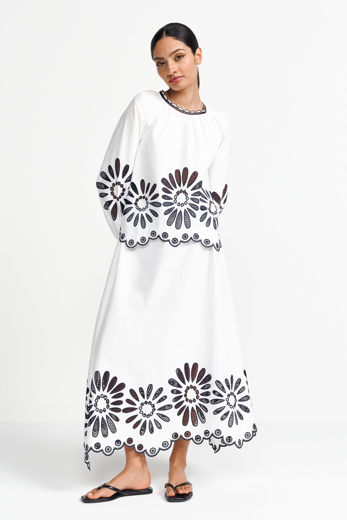 SKIRT WITH EMBROIDERY WHITE 1