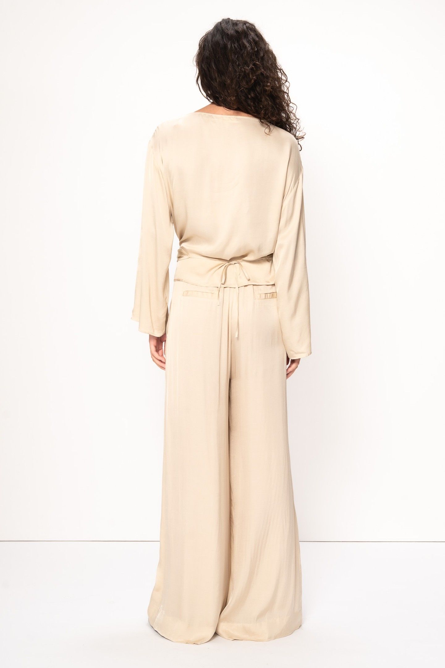 EIRA TOP ALMOND 6