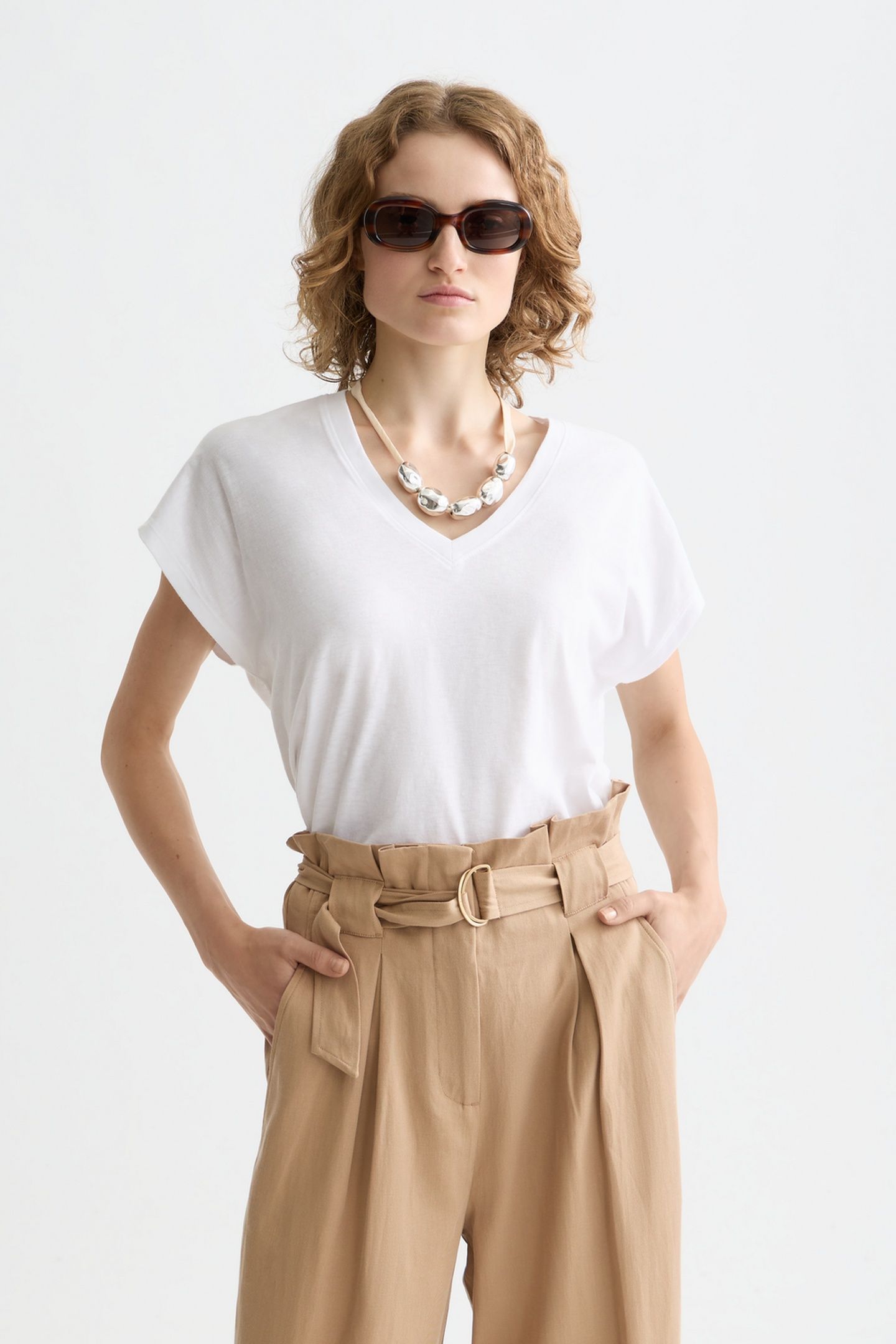 SLUB V-NECK T-SHIRT WHITE 1