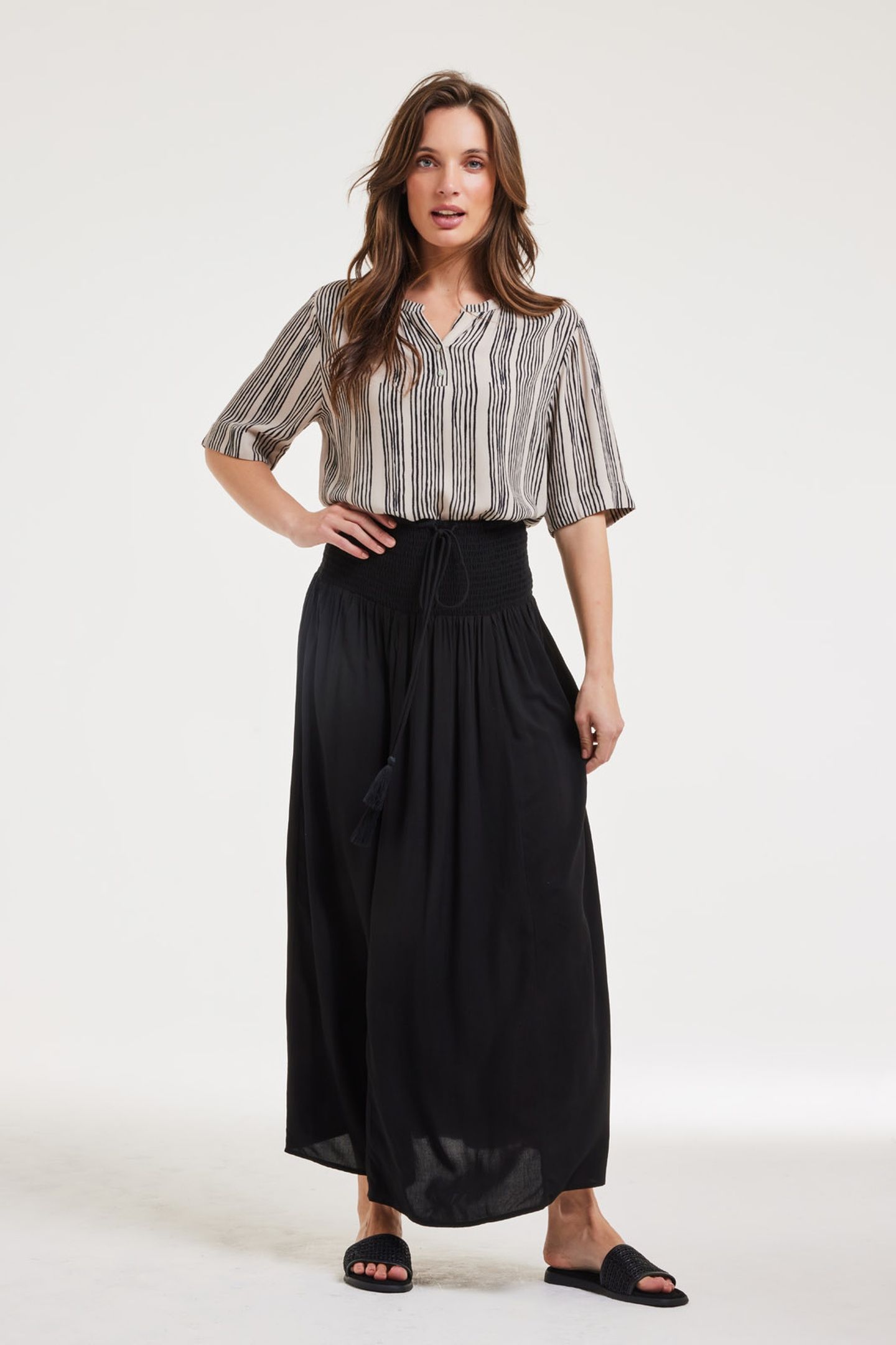 BLOUSE VAYA FEATHER GREY WAVY PRINT 2