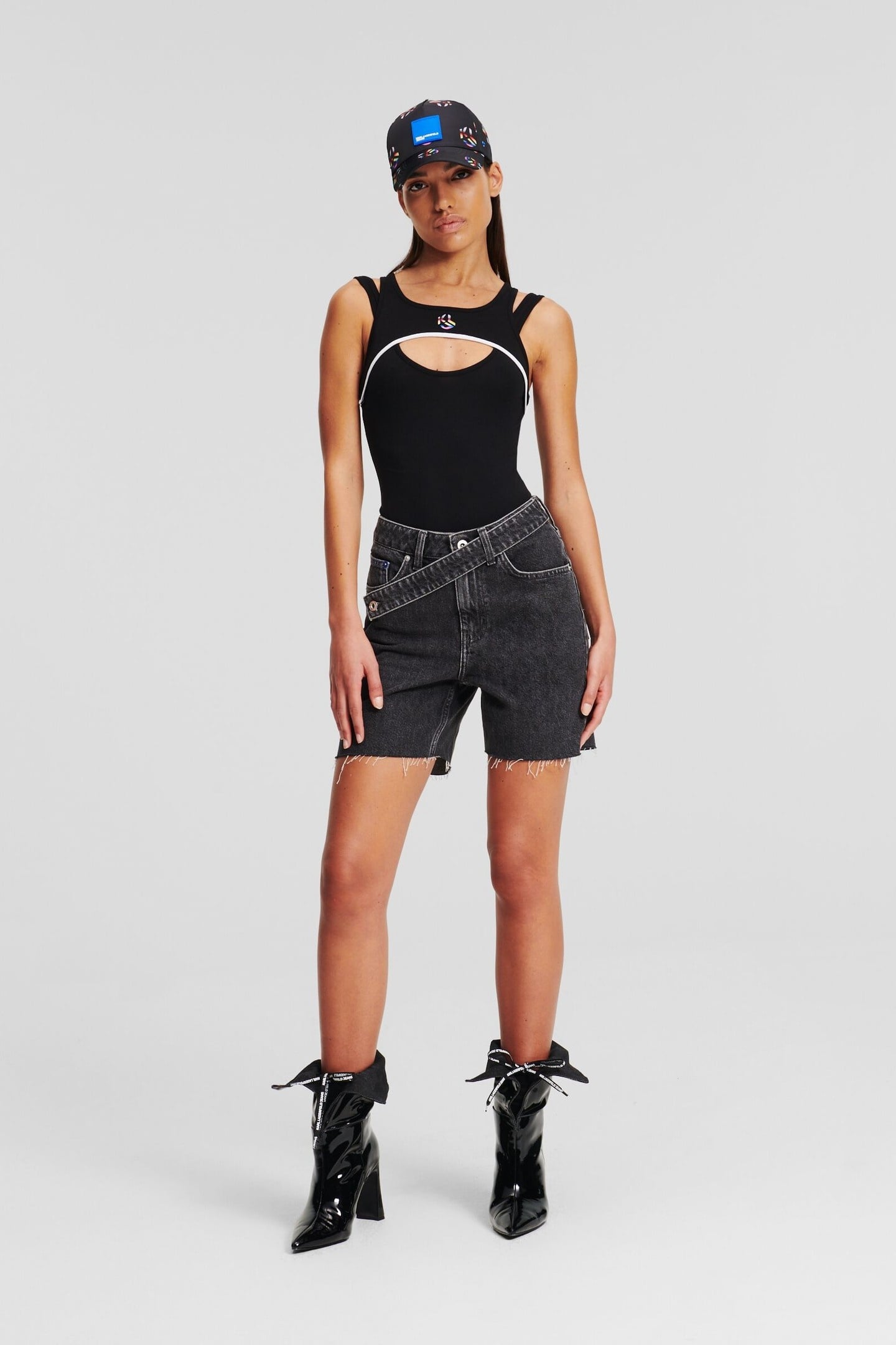 TAPERED WB DENIM SHORT STONE BLACK 1