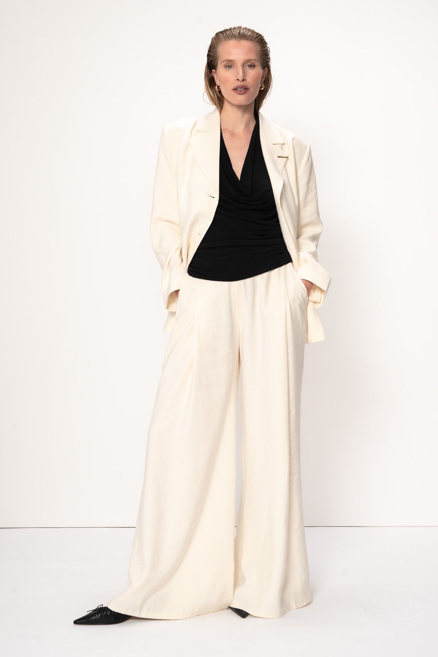 NOE BLAZER COCONUT MILK 3