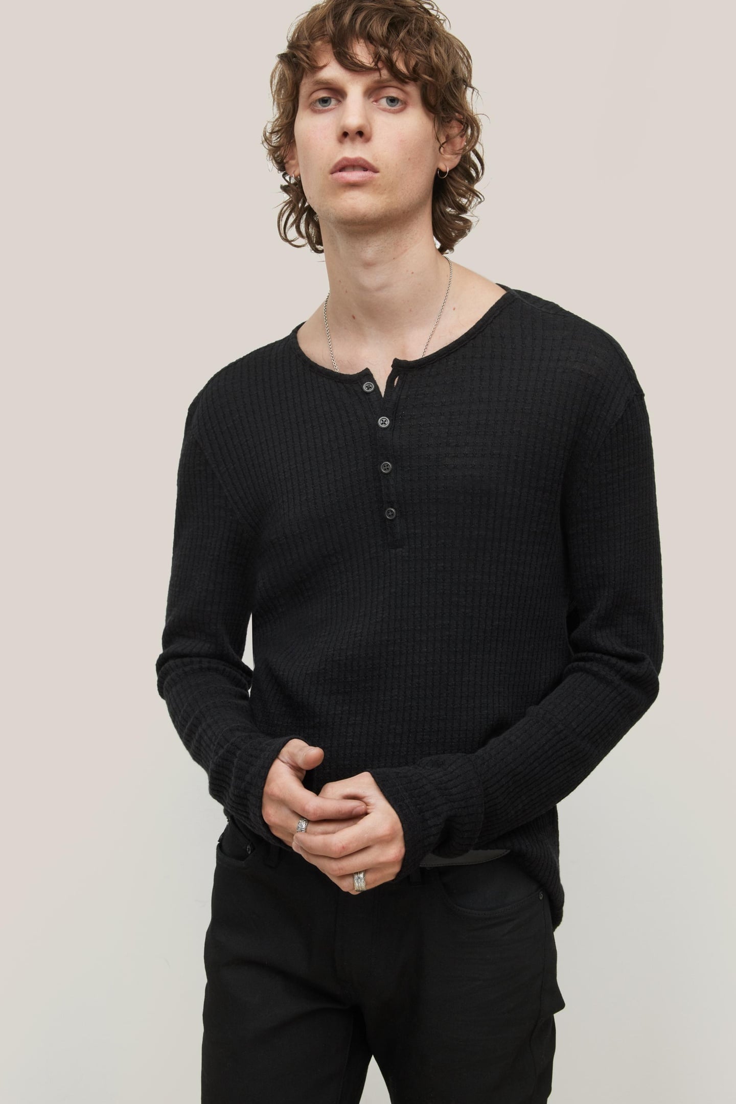 HAYES REGULAR FIT LS HEN BLACK 2