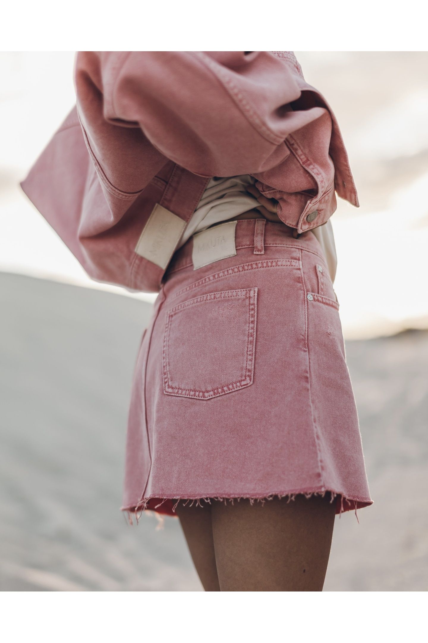 THE PINK DENIM SKIRT 3
