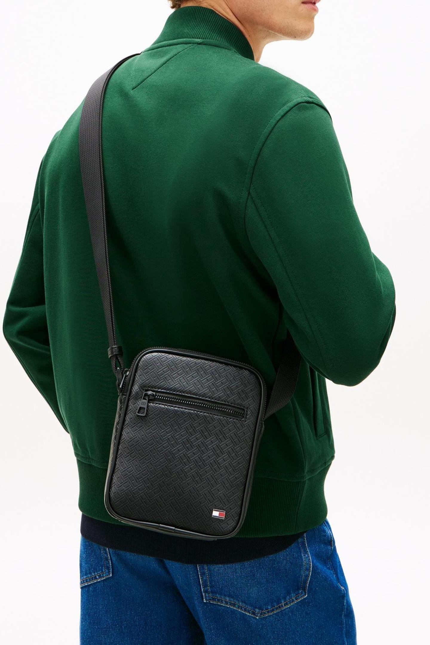 EMBOSSED FLAG MINI CROSSOVER BLACK 1