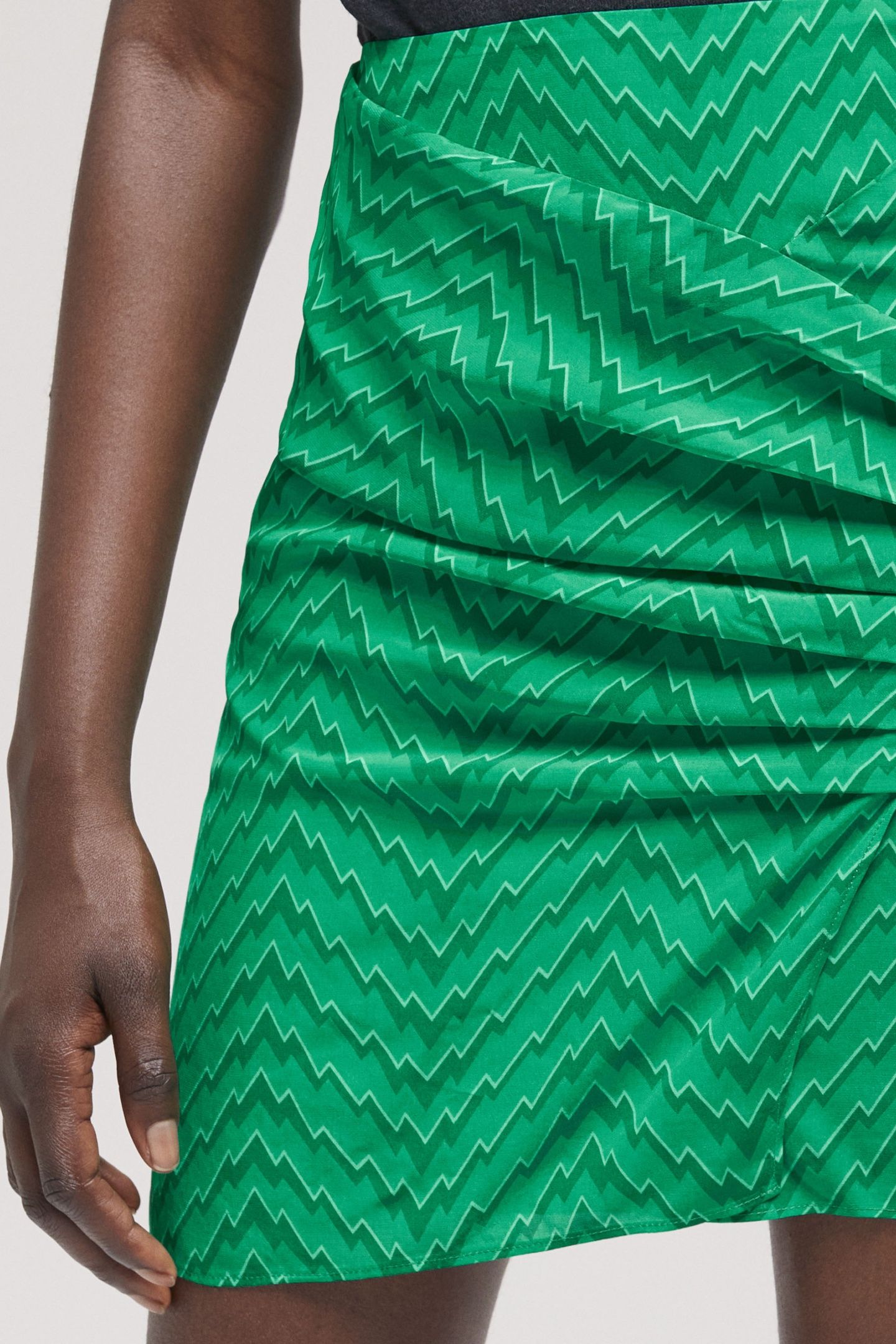 SHORT SKIRT PRINT ZIG ZAG GREEN 5