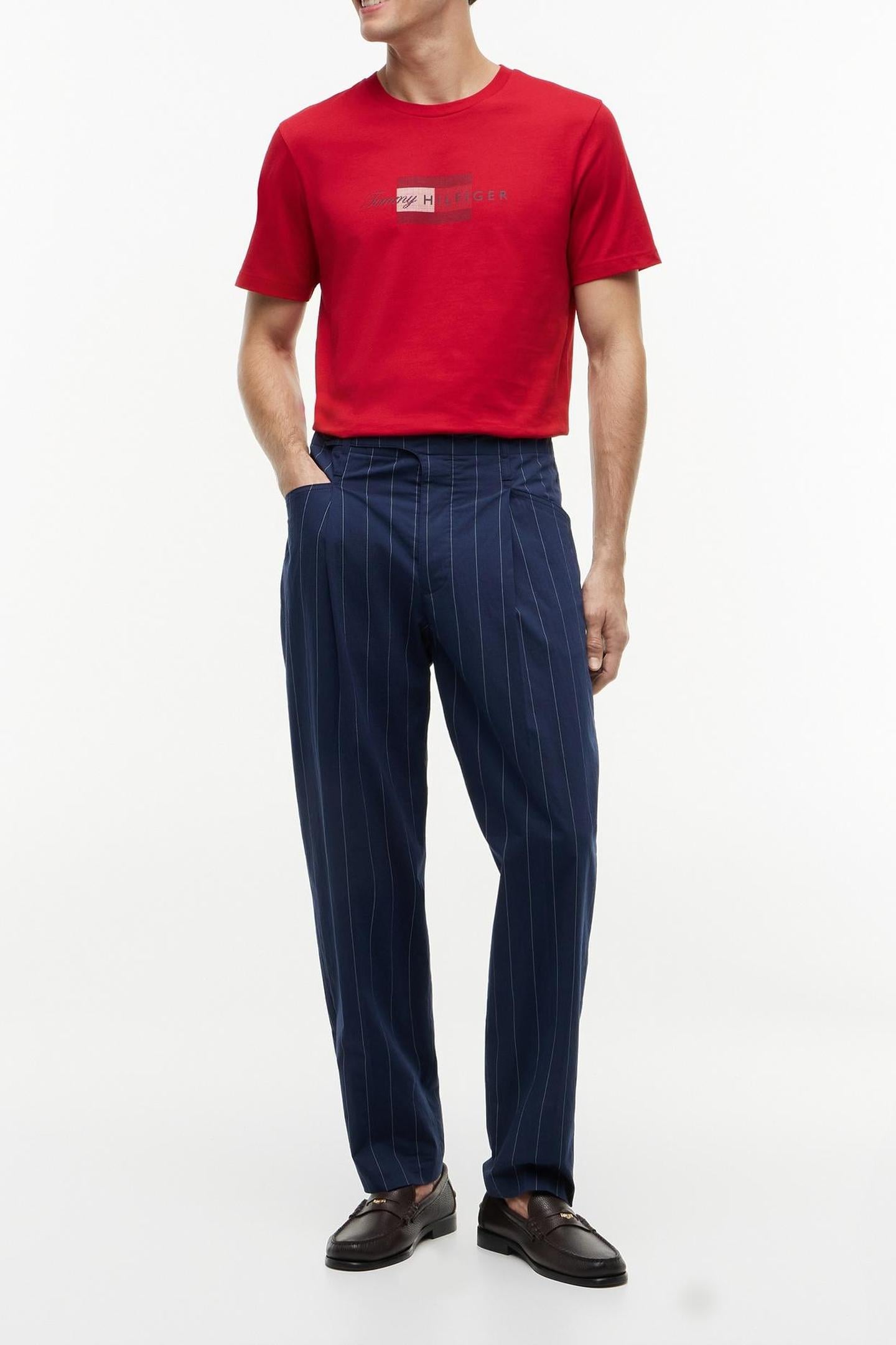SCRIPT FLAG REGULAR MEDIUM RED 1