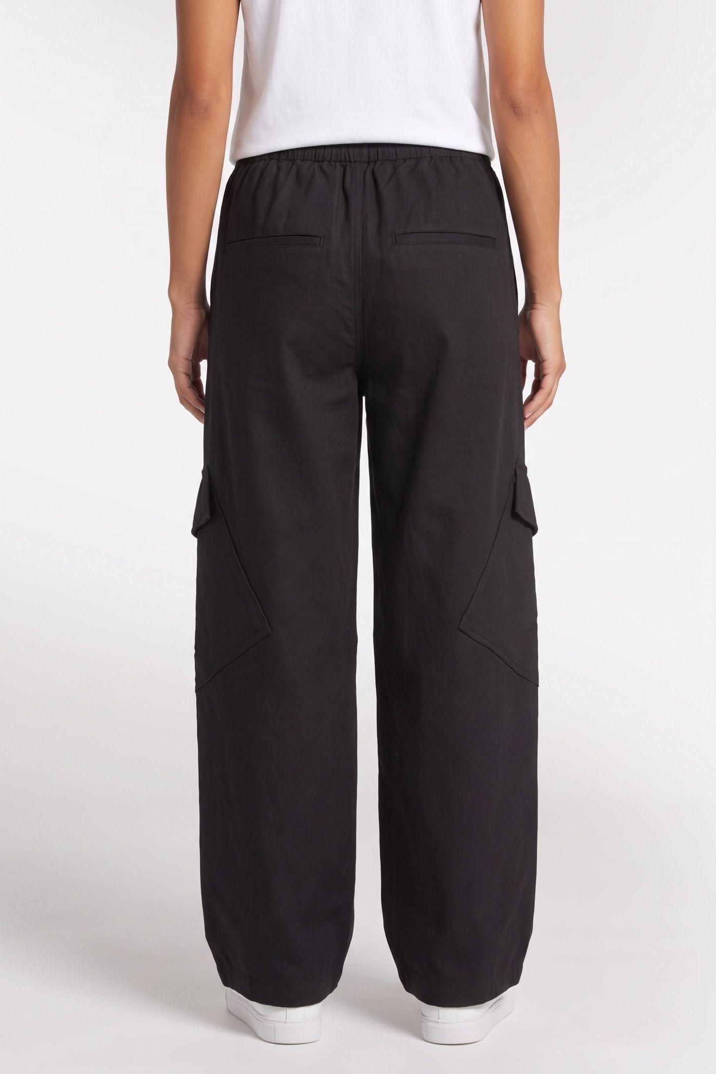 EINI FLUID CARGO BLACK 2