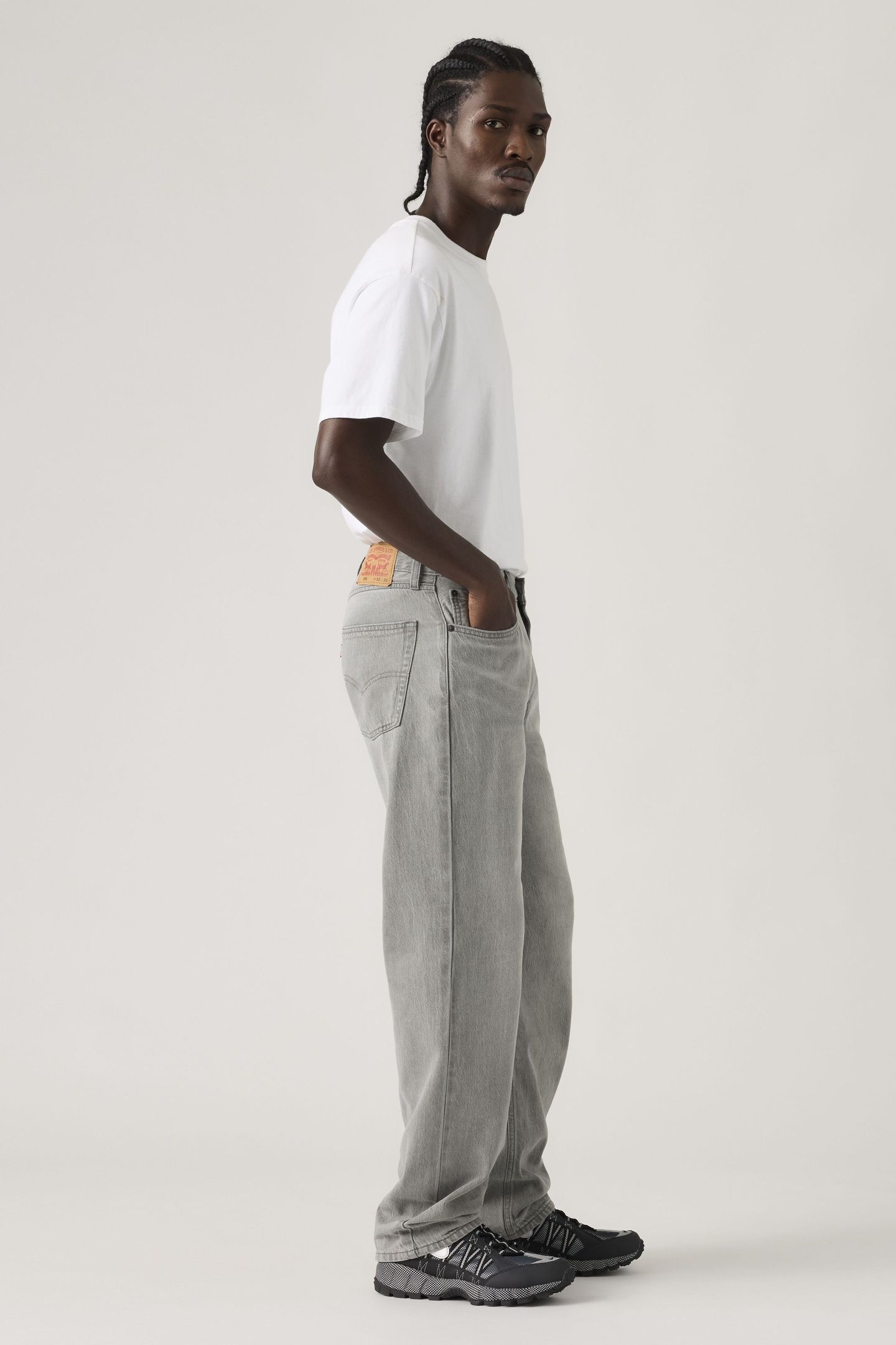 565™ LOOSE STRAIGHT LIGHTWEIGHT JEANS 4