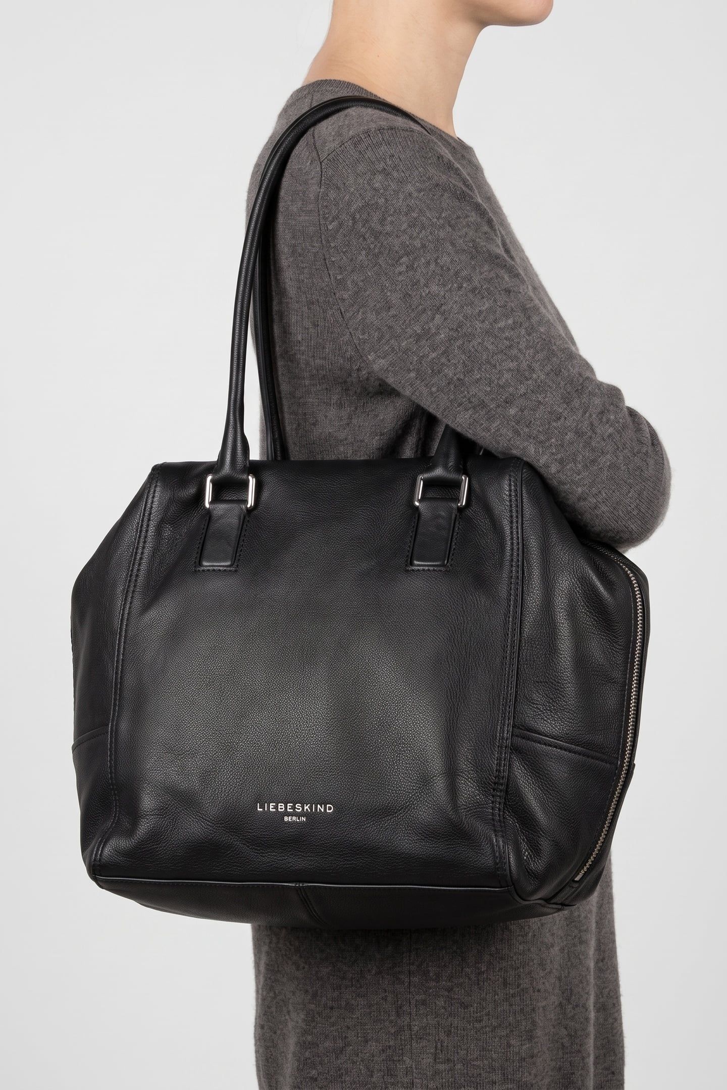 SATCHEL MEDIUM BLACK 1