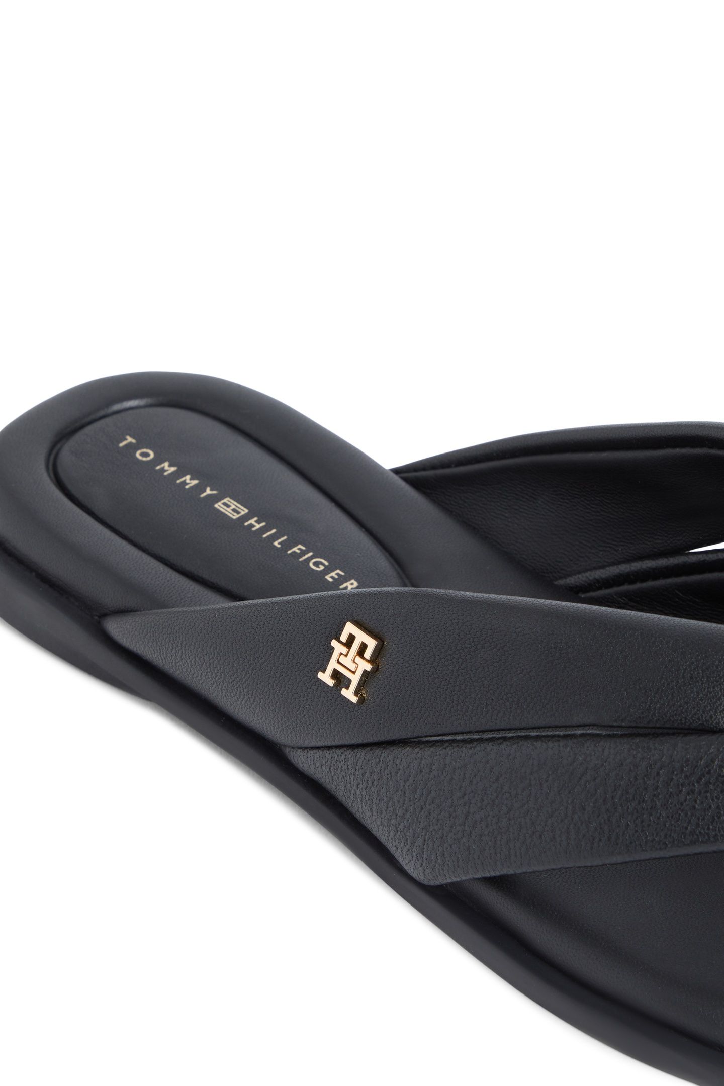 ELEVATED TOE POST FLAT SANDALS BLACK 6