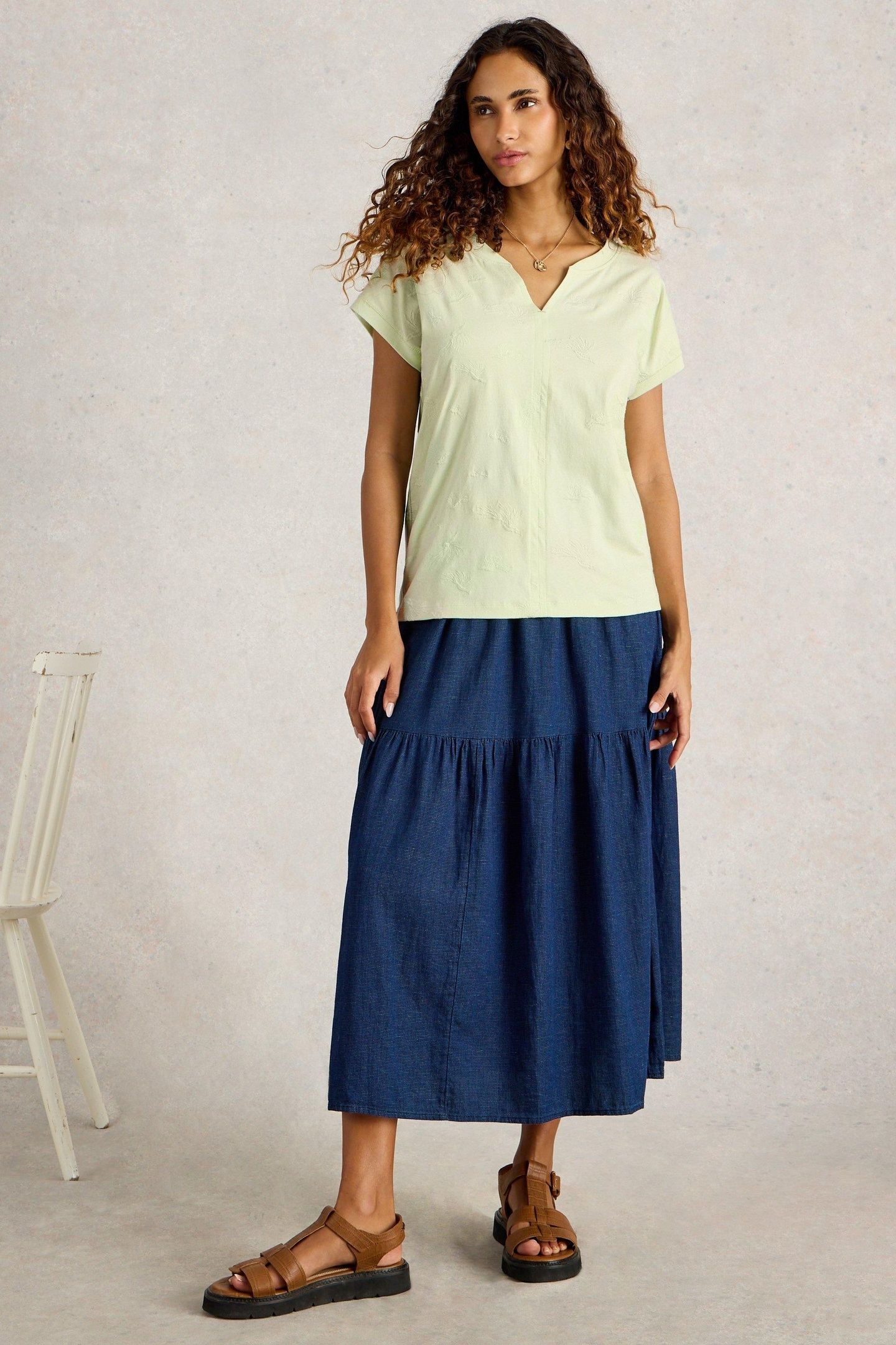 NELLY NOTCH EMBROIDERED TEE LIGHT GREEN 1