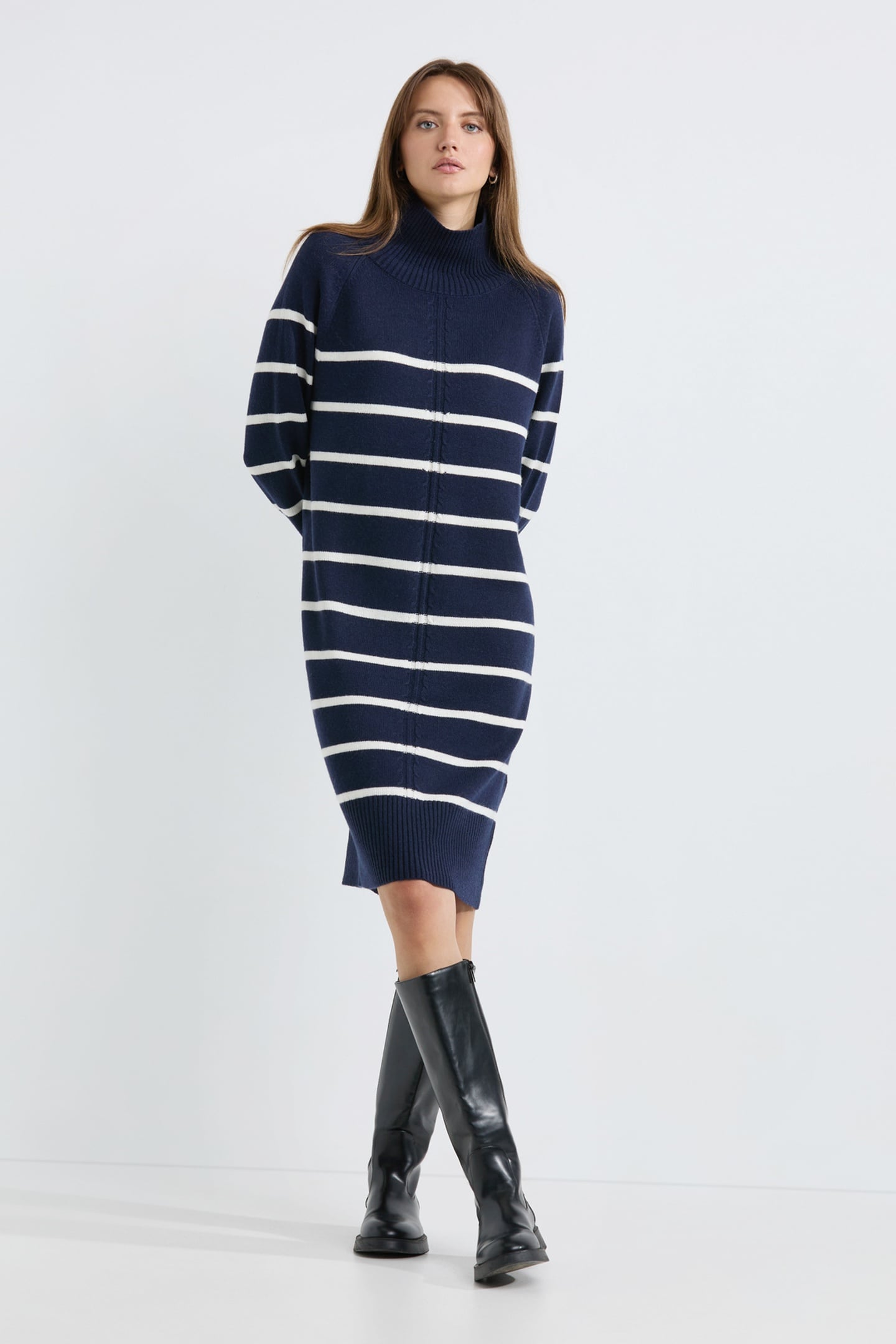 ANIKA DRESS NAVY 3